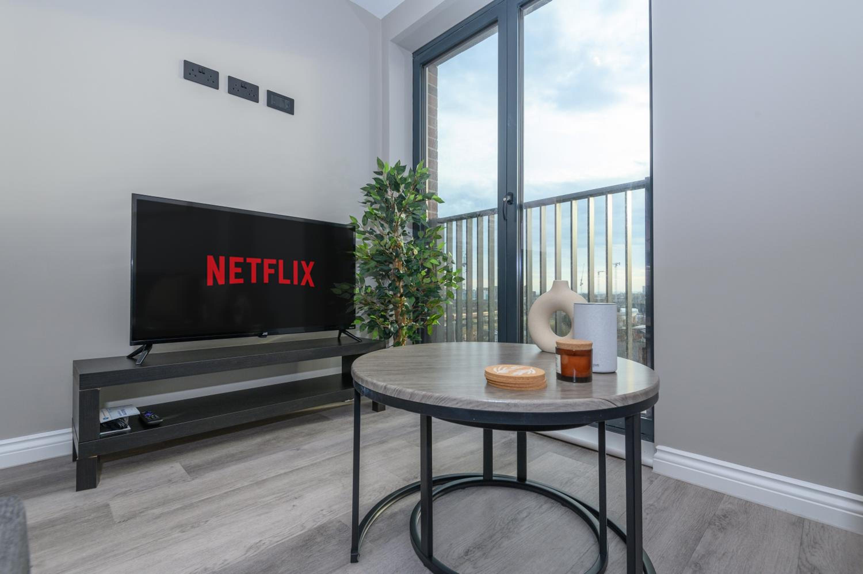 Superior 1 Bed Apartment By Leeds Train Staiton