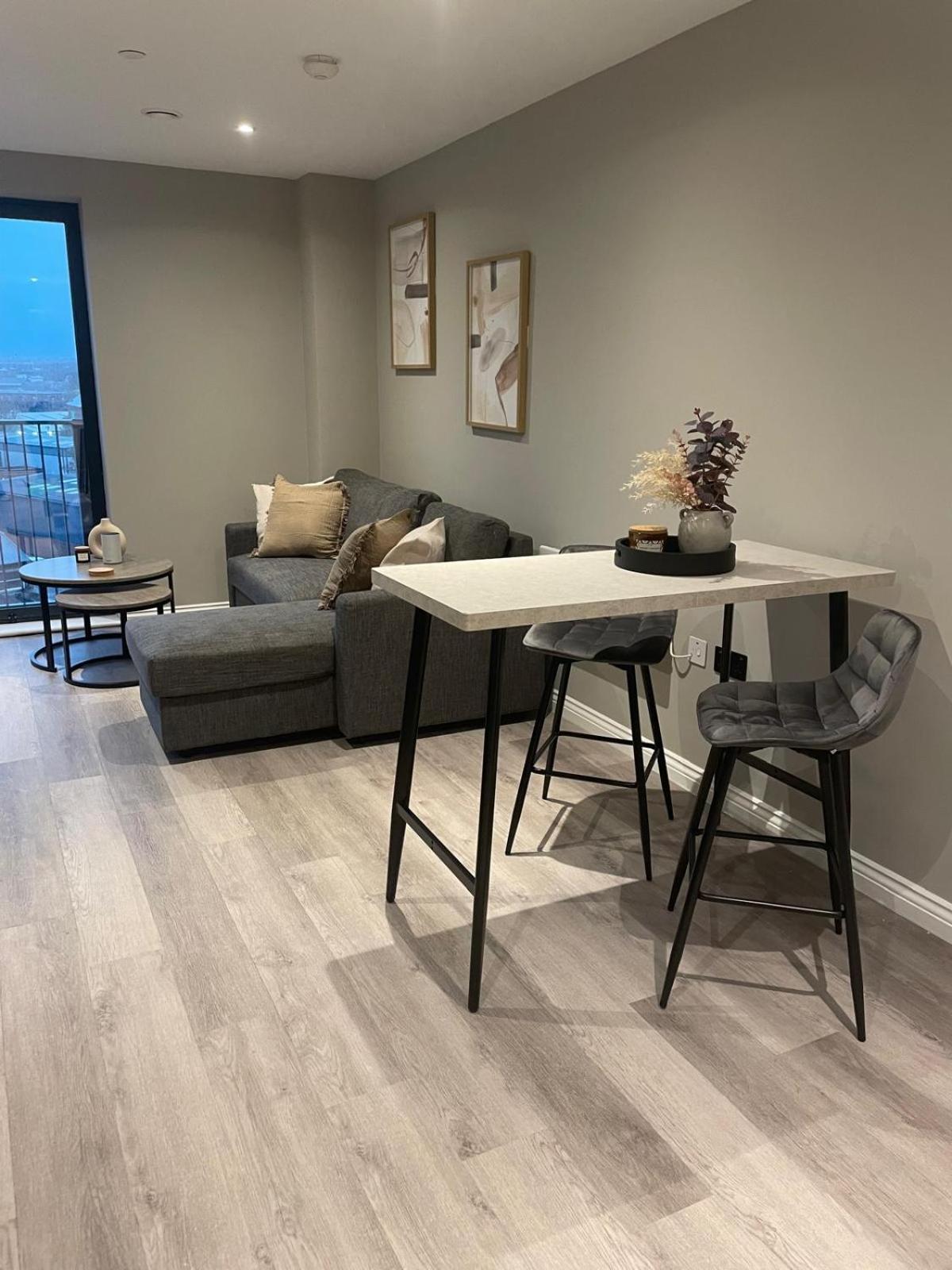 Superior 1 Bed Apartment By Leeds Train Staiton