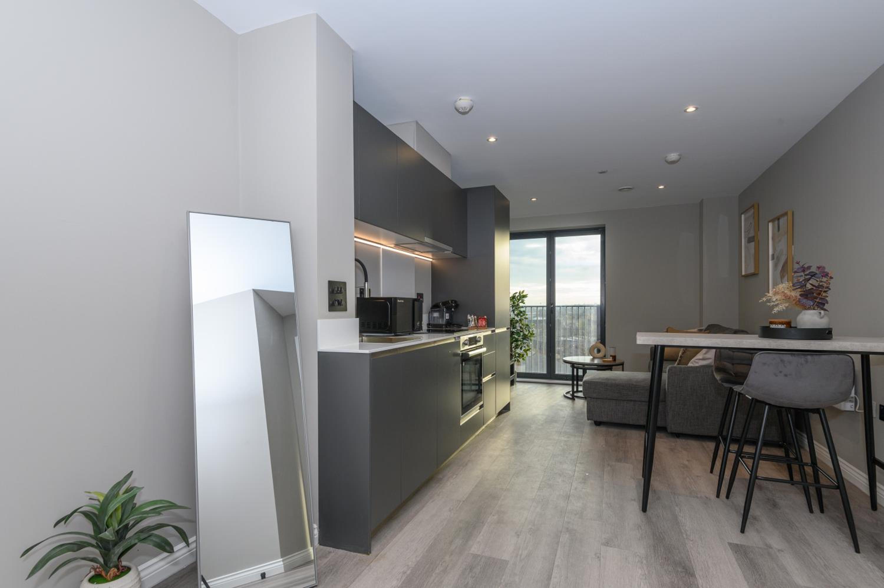 Superior 1 Bed Apartment By Leeds Train Staiton