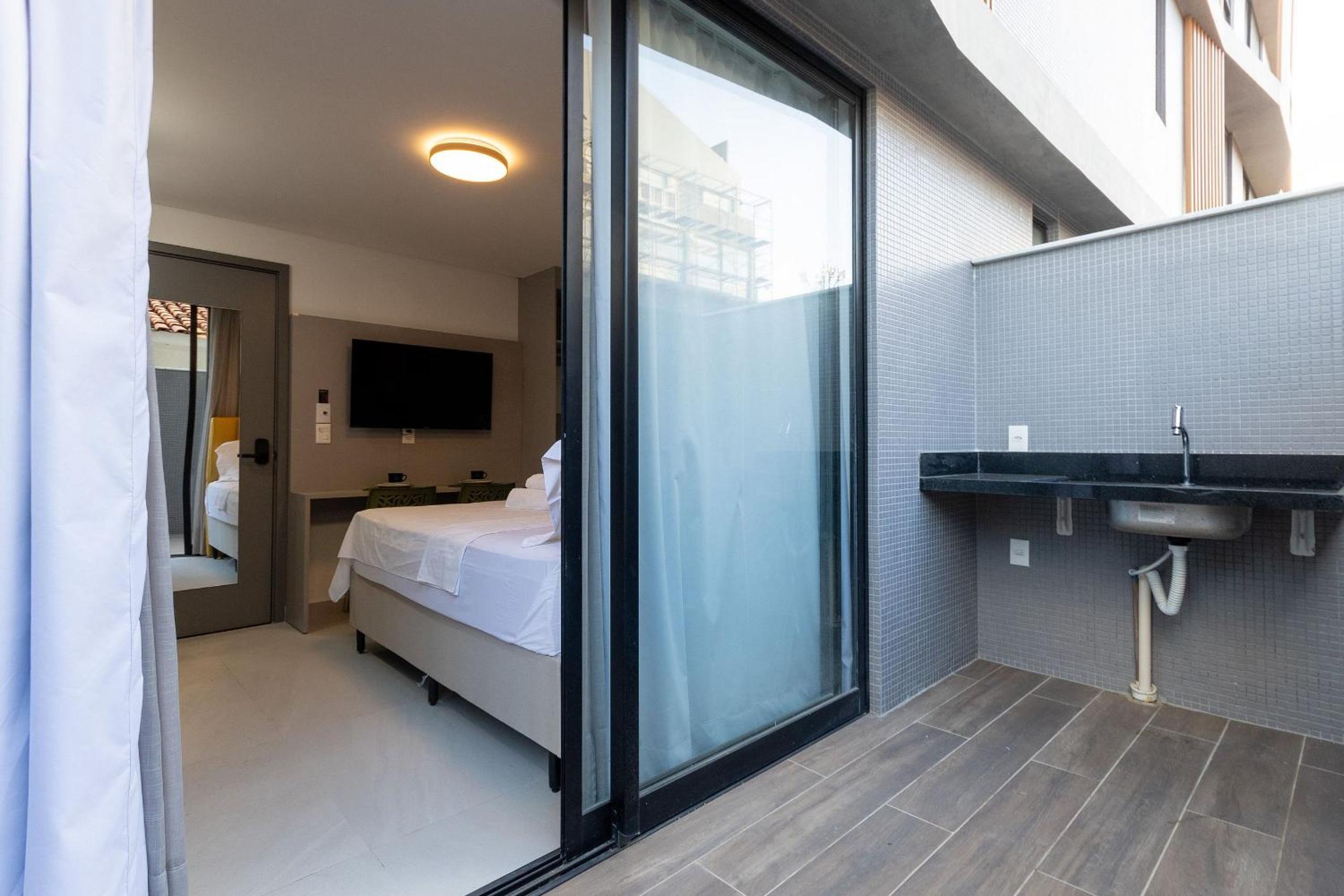Breeze Residence #104 | Beachfront by Carpediem