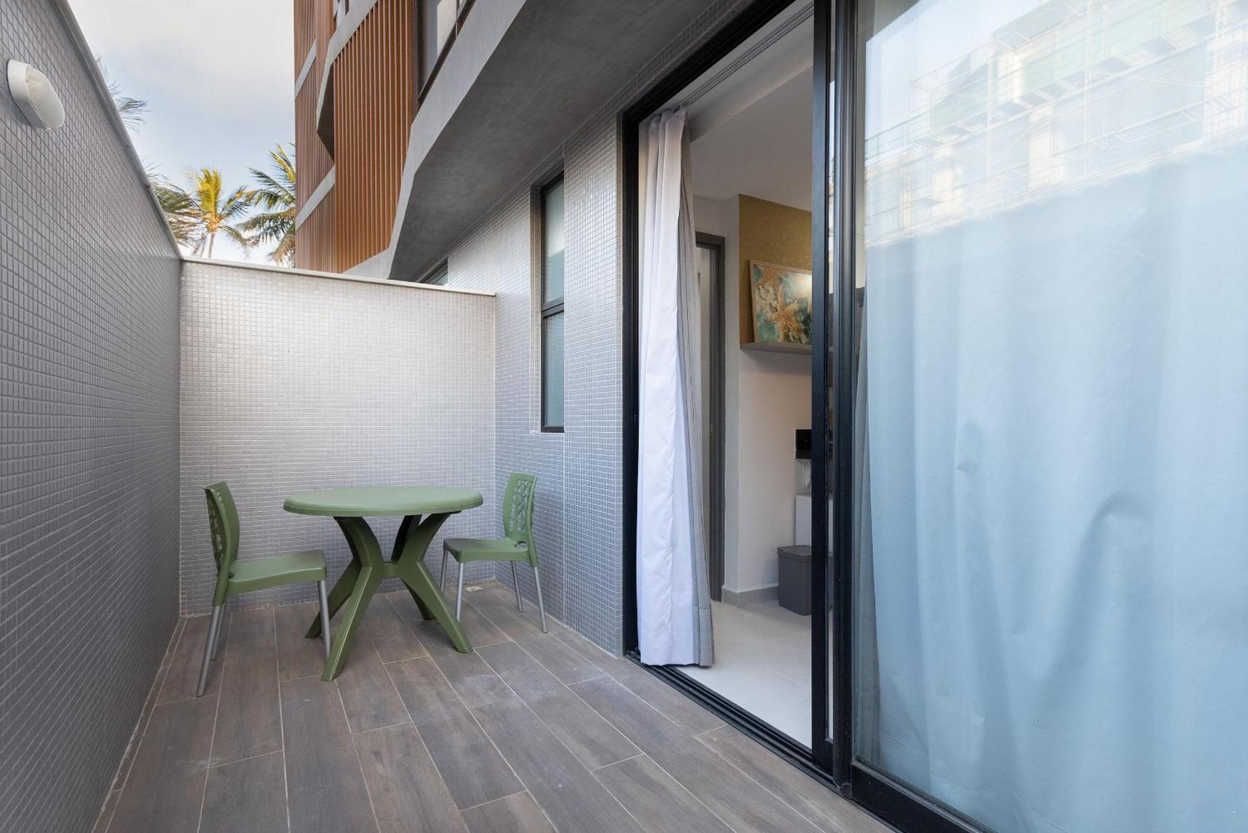 Breeze Residence #104 | Beachfront by Carpediem