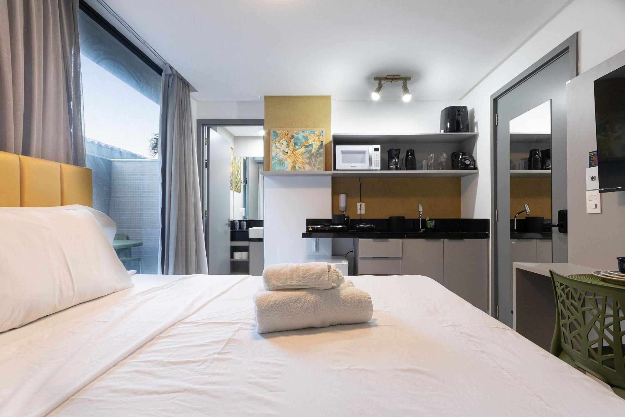 Breeze Residence #104 | Beachfront by Carpediem