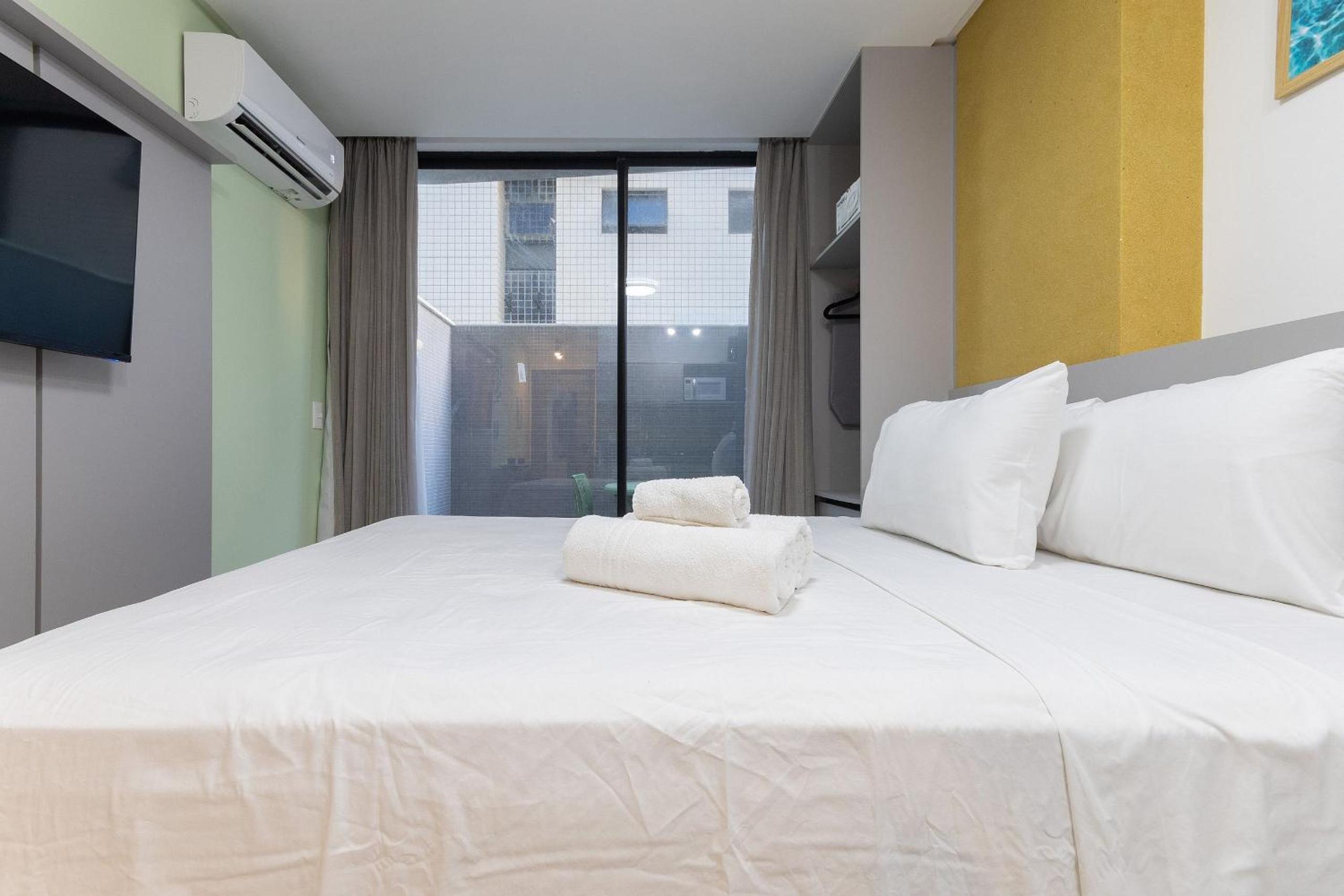 Breeze Residence #111 | Beachfront by Carpediem