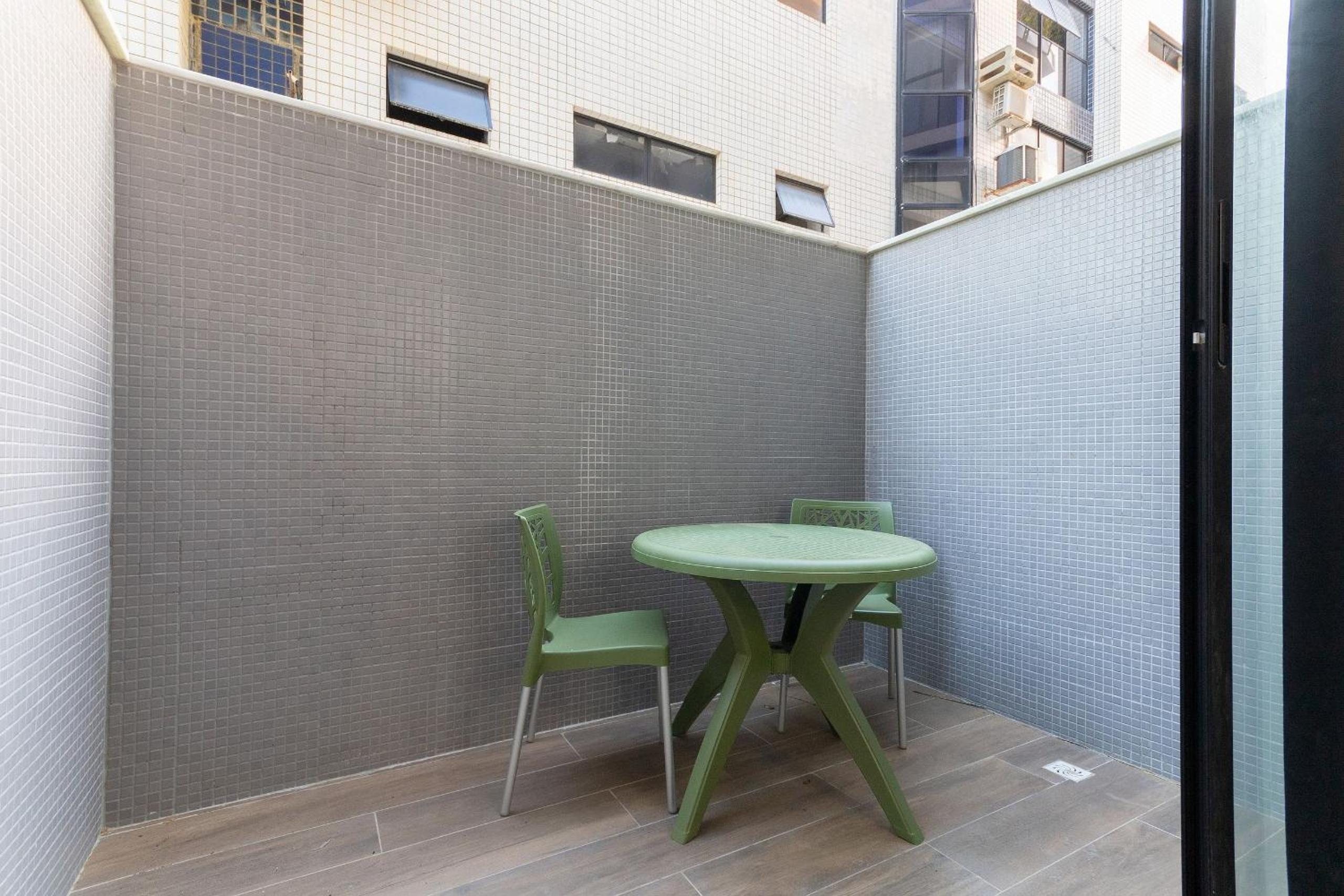 Breeze Residence #111 | Beachfront by Carpediem