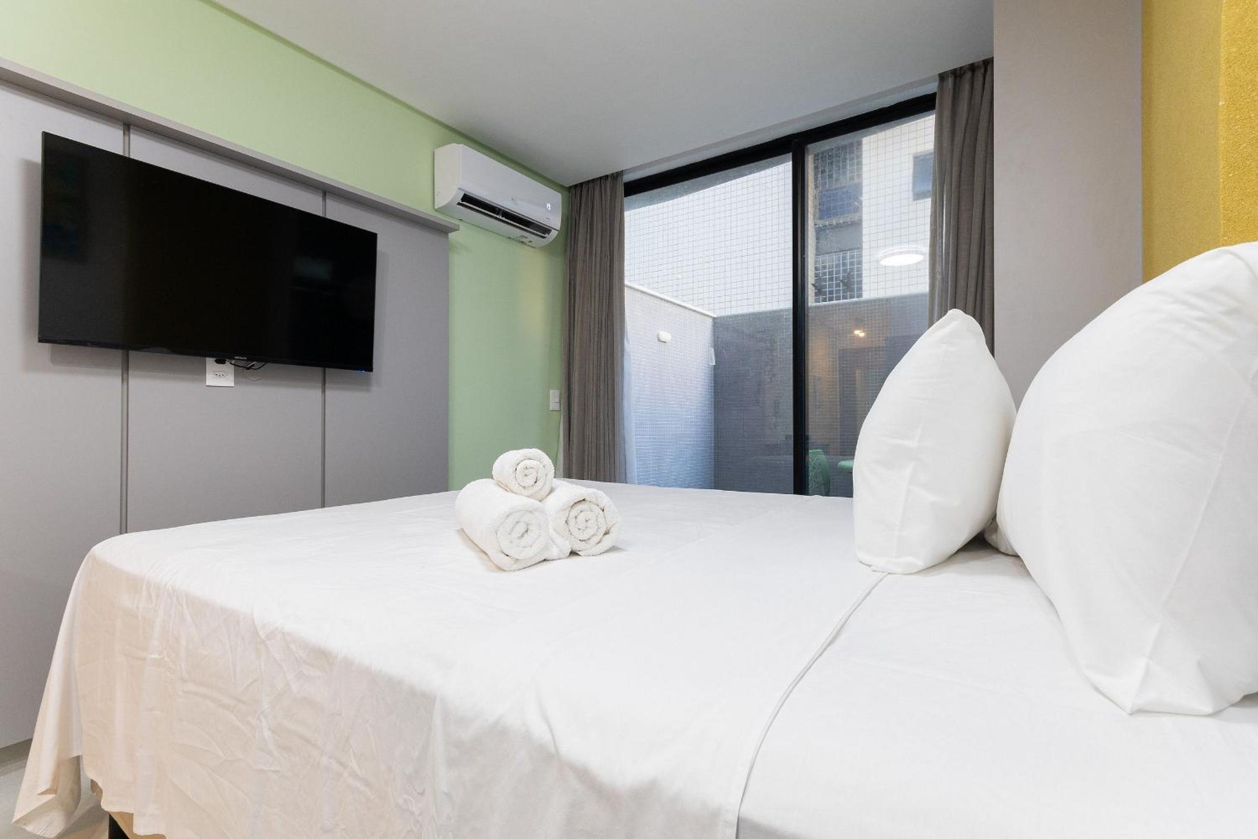 Breeze Residence #111 | Beachfront by Carpediem