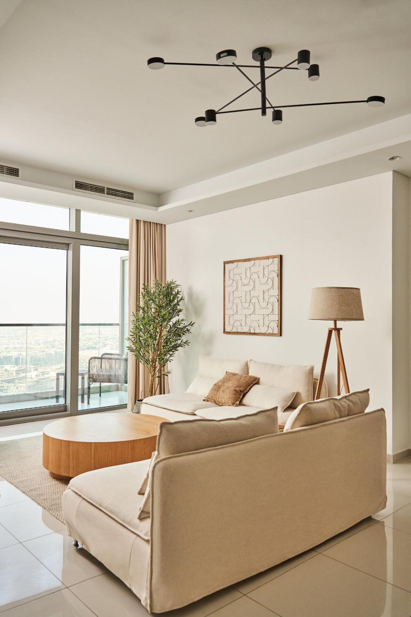 Luxury Seaview 2BR - Paramount Midtown - 6 Guests - 64F Pool Access & Burj View