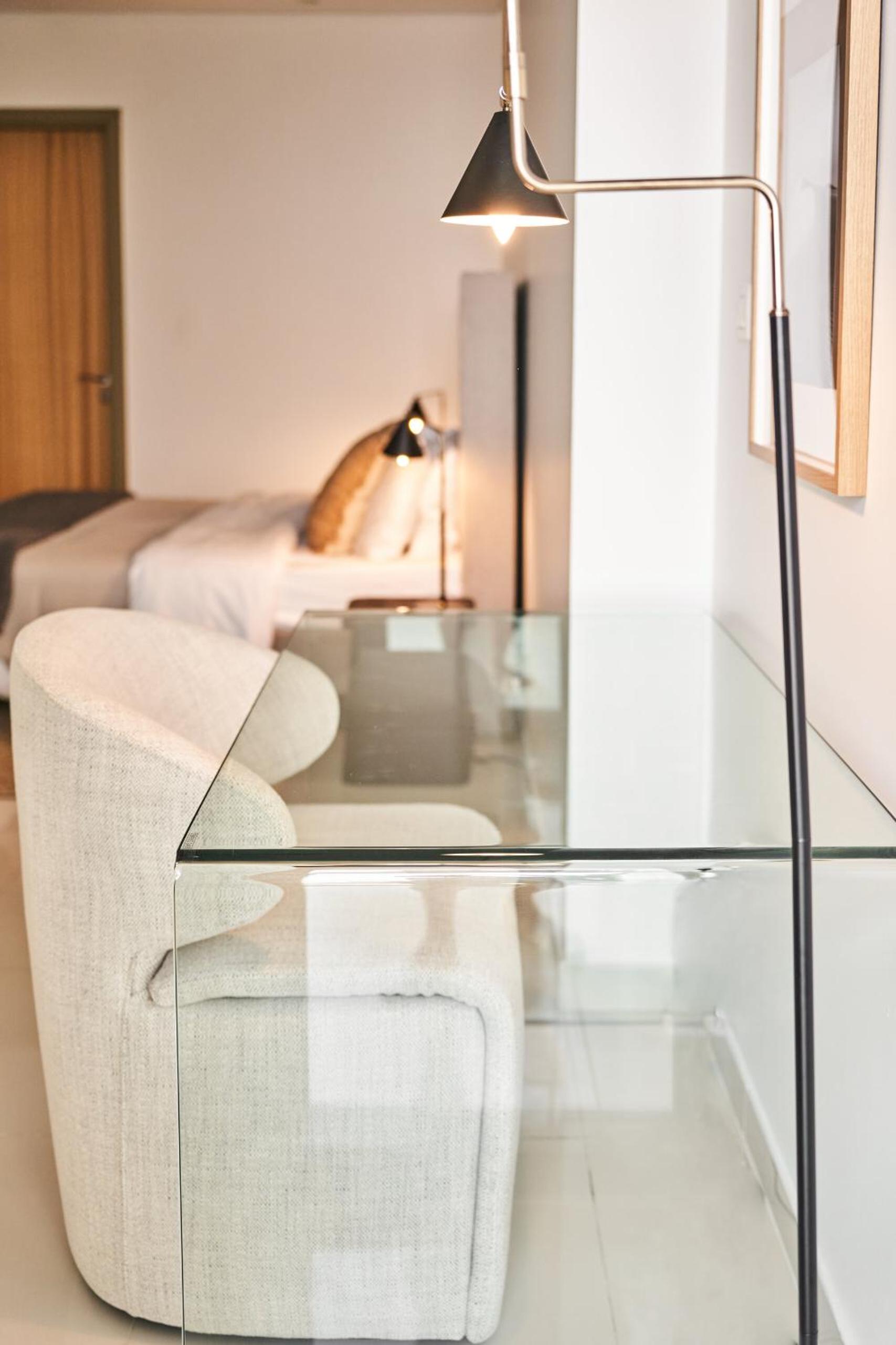 Luxury Seaview 2BR - Paramount Midtown - 6 Guests - 64F Pool Access & Burj View