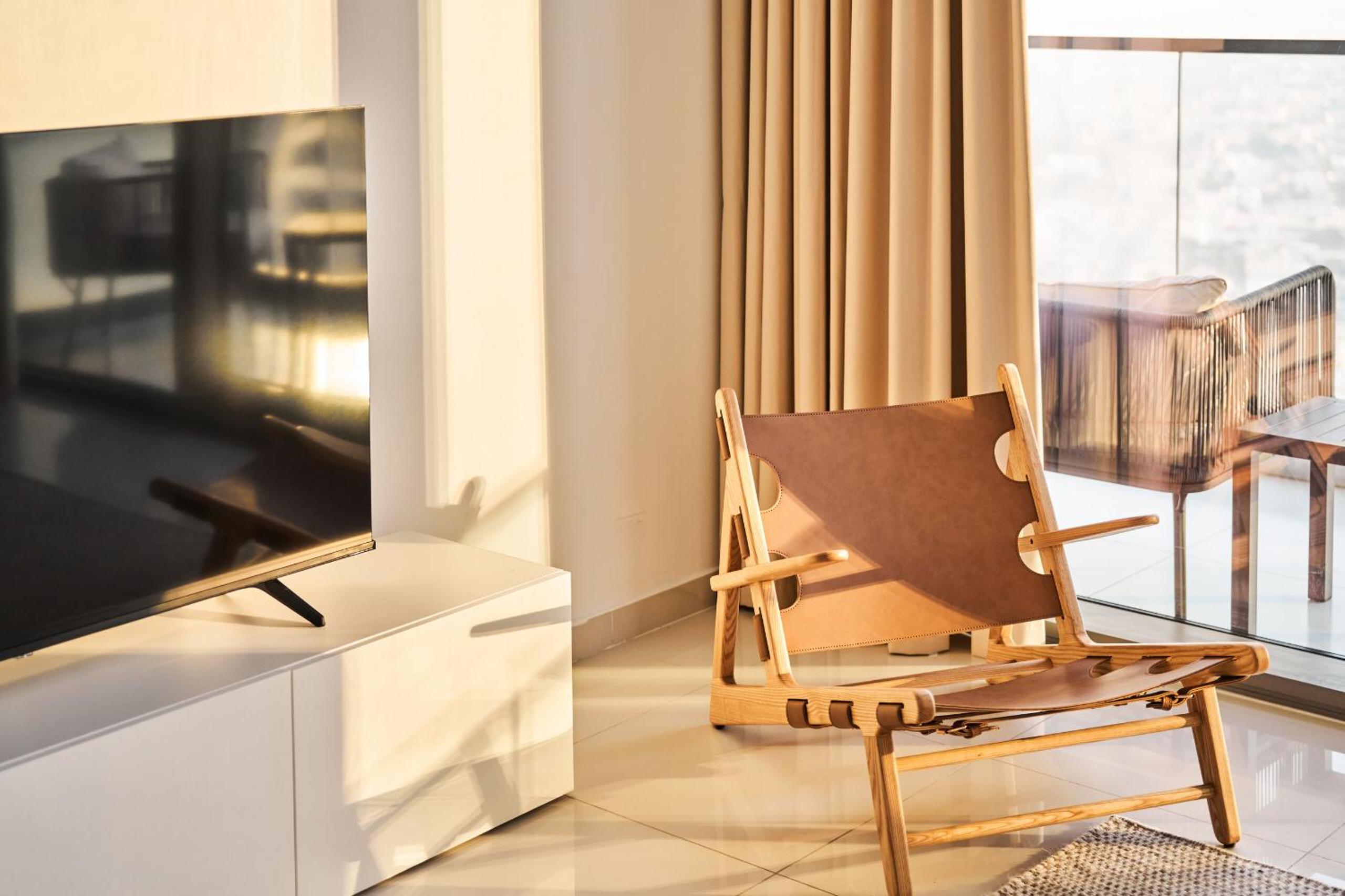 Luxury Seaview 2BR - Paramount Midtown - 6 Guests - 64F Pool Access & Burj View