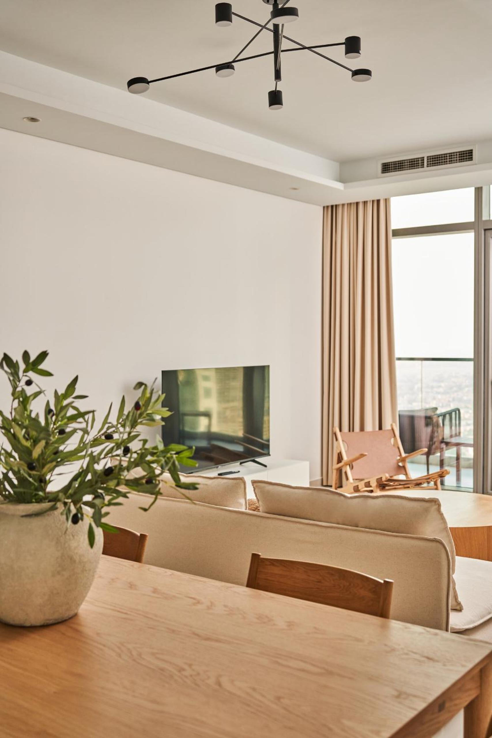 Luxury Seaview 2BR - Paramount Midtown - 6 Guests - 64F Pool Access & Burj View