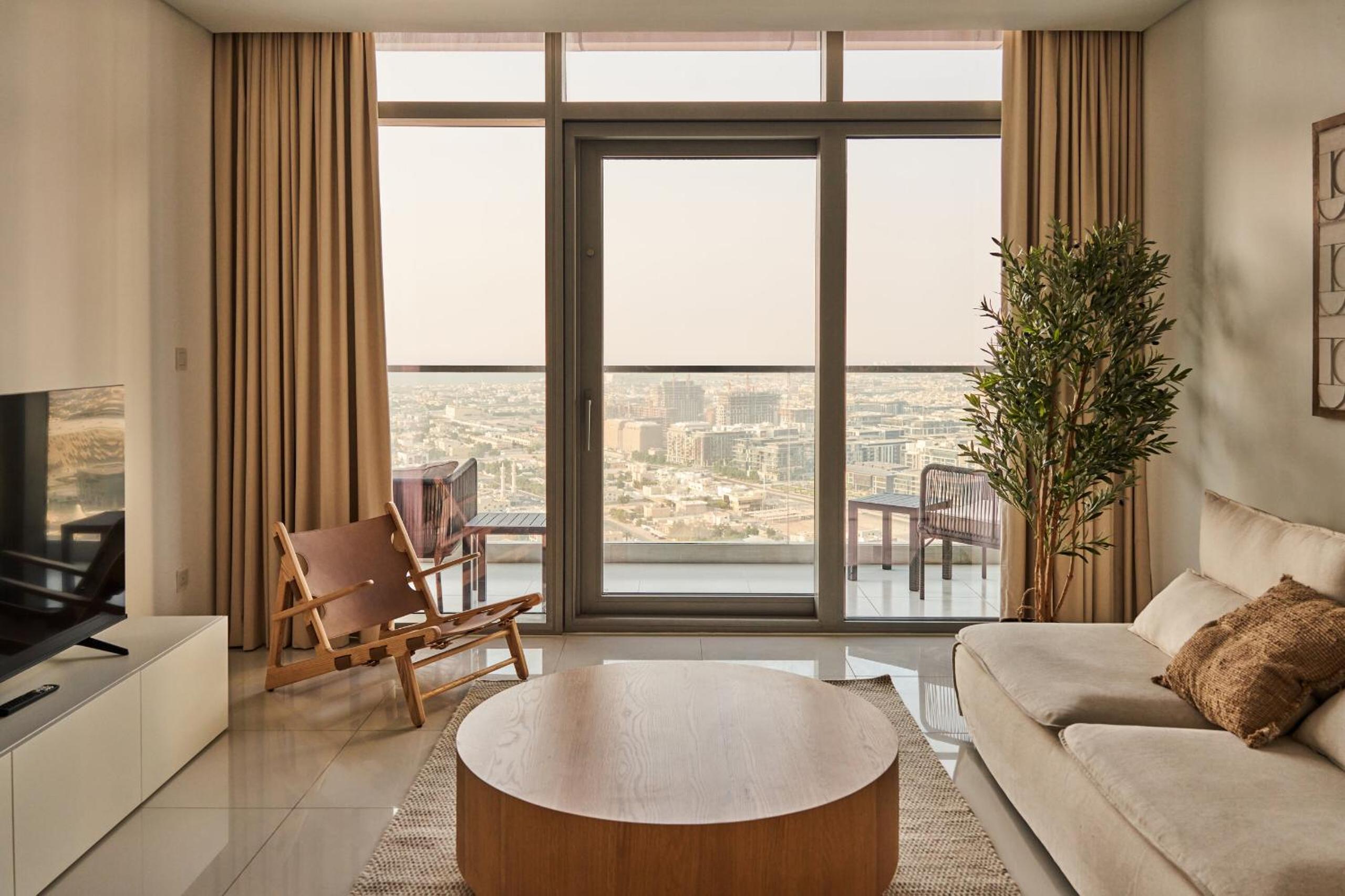Luxury Seaview 2BR - Paramount Midtown - 6 Guests - 64F Pool Access & Burj View