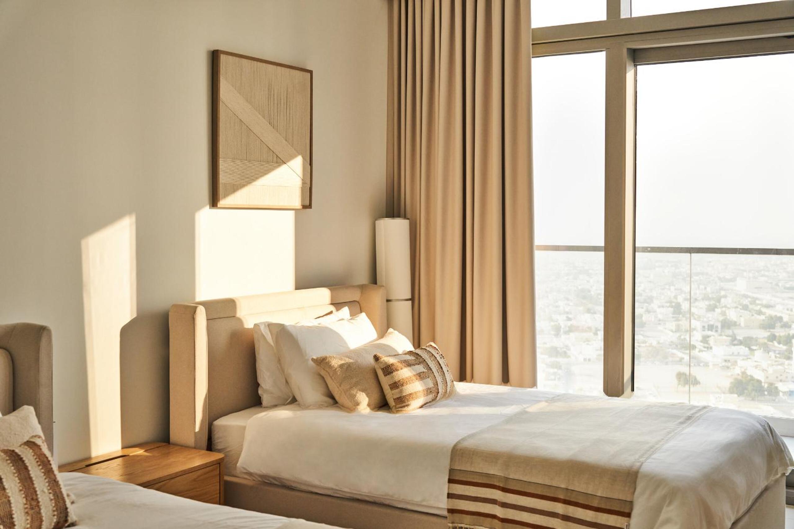 Luxury Seaview 2BR - Paramount Midtown - 6 Guests - 64F Pool Access & Burj View