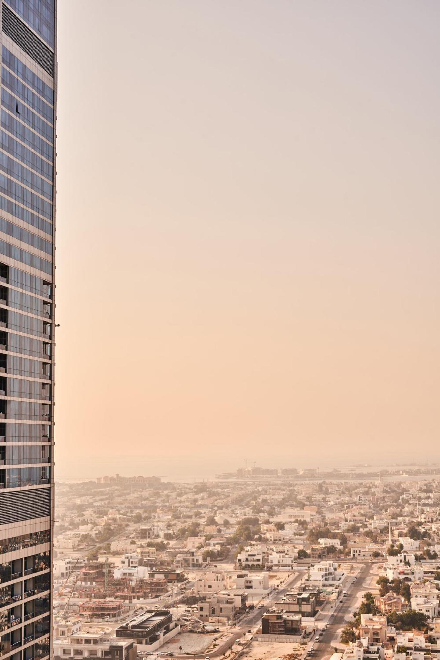 Luxury Seaview 2BR - Paramount Midtown - 6 Guests - 64F Pool Access & Burj View