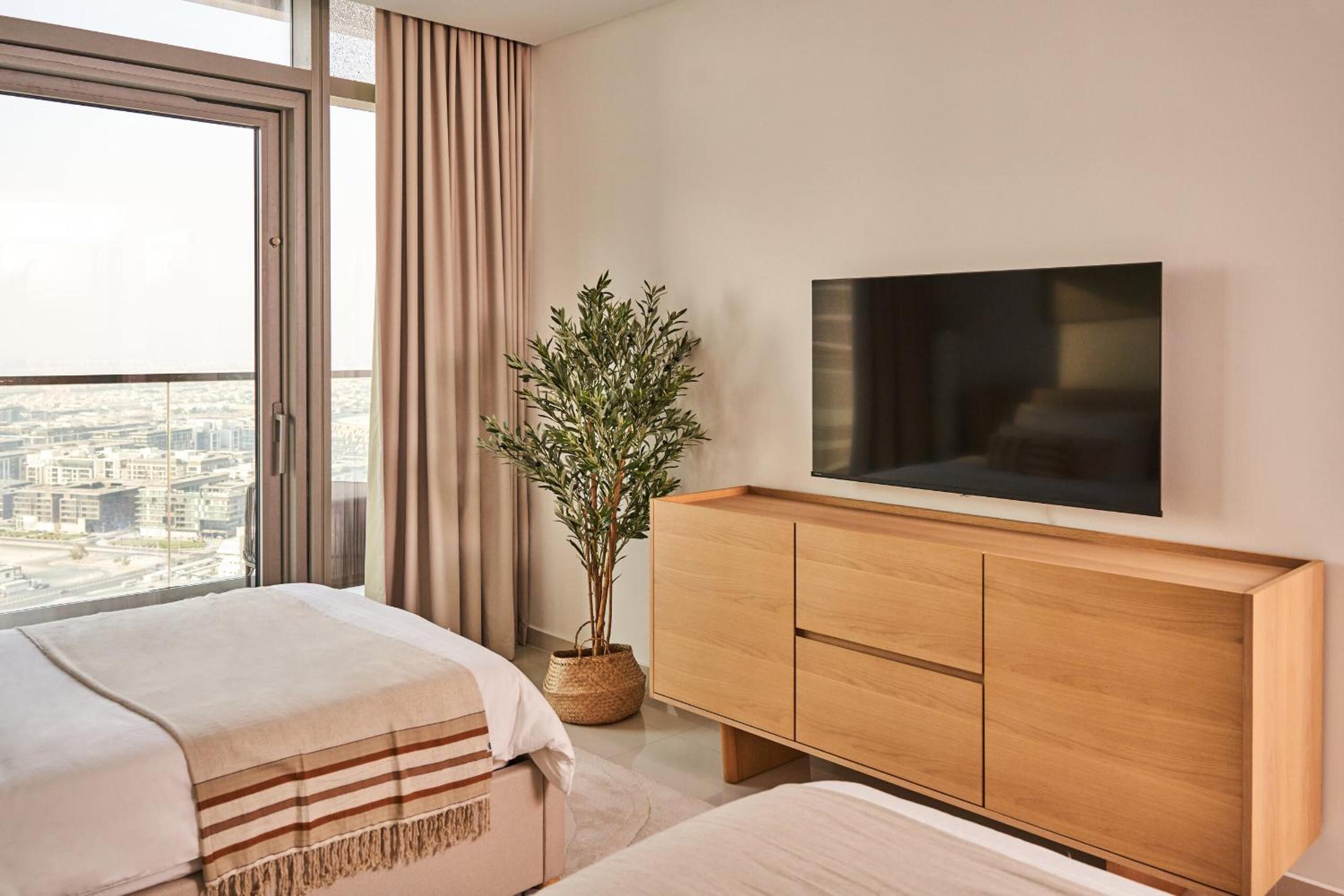 Luxury Seaview 2BR - Paramount Midtown - 6 Guests - 64F Pool Access & Burj View