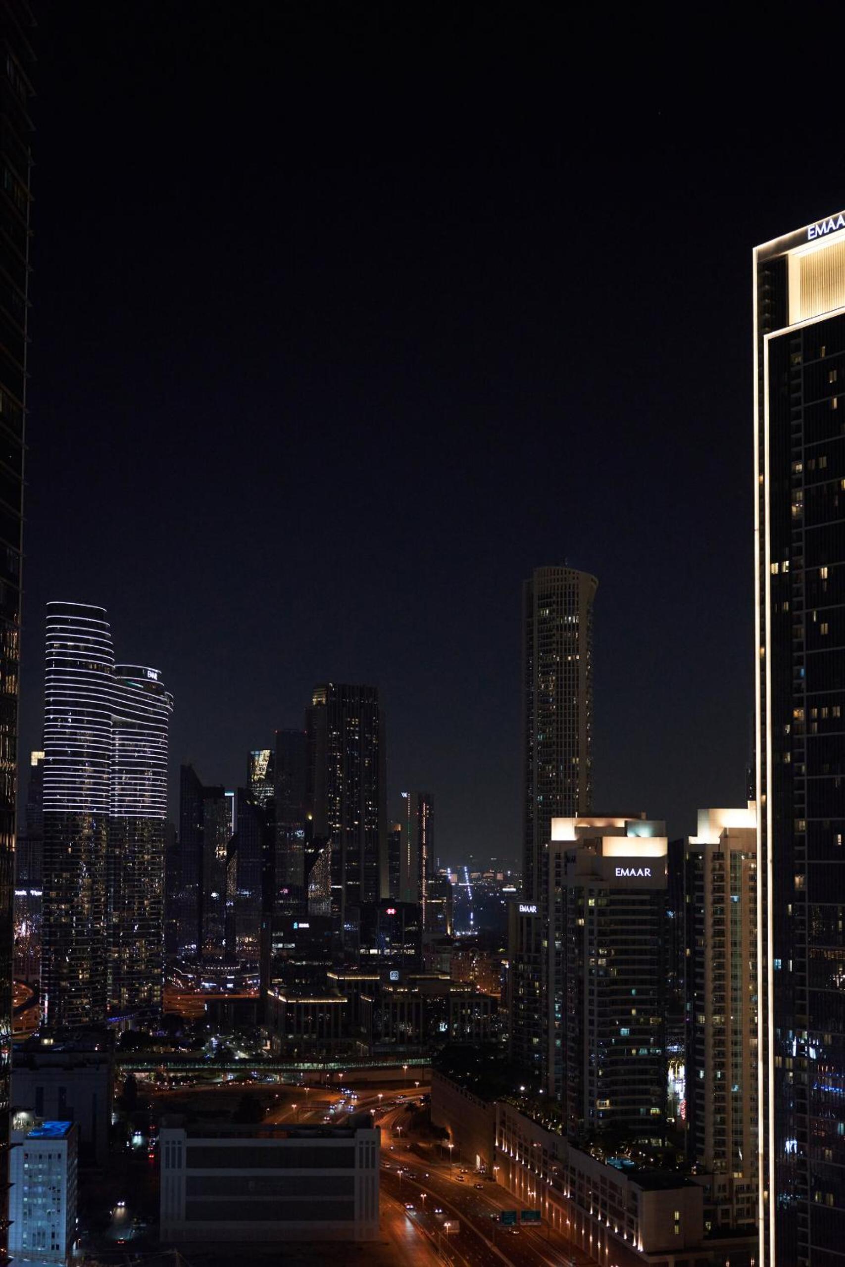 Luxury Seaview 2BR - Paramount Midtown - 6 Guests - 64F Pool Access & Burj View