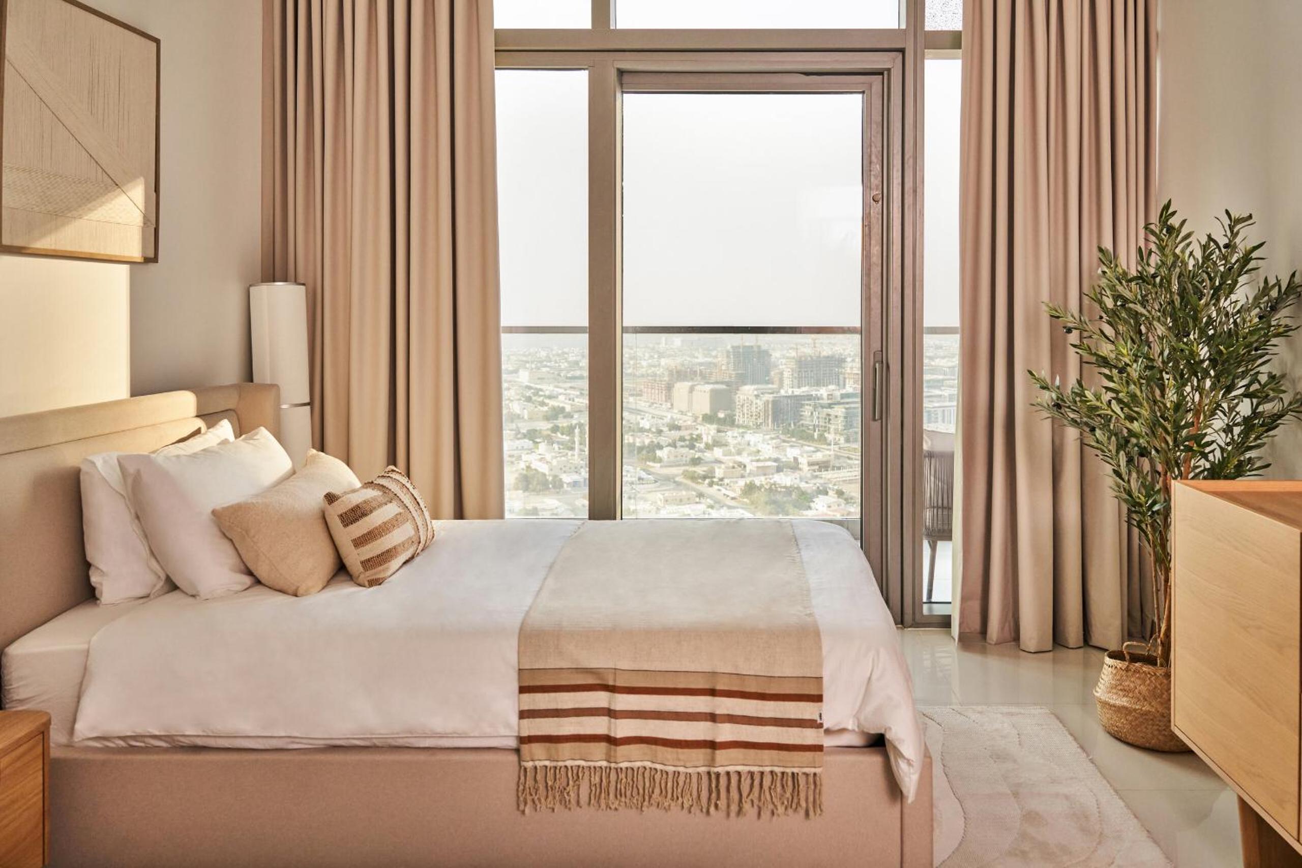 Luxury Seaview 2BR - Paramount Midtown - 6 Guests - 64F Pool Access & Burj View