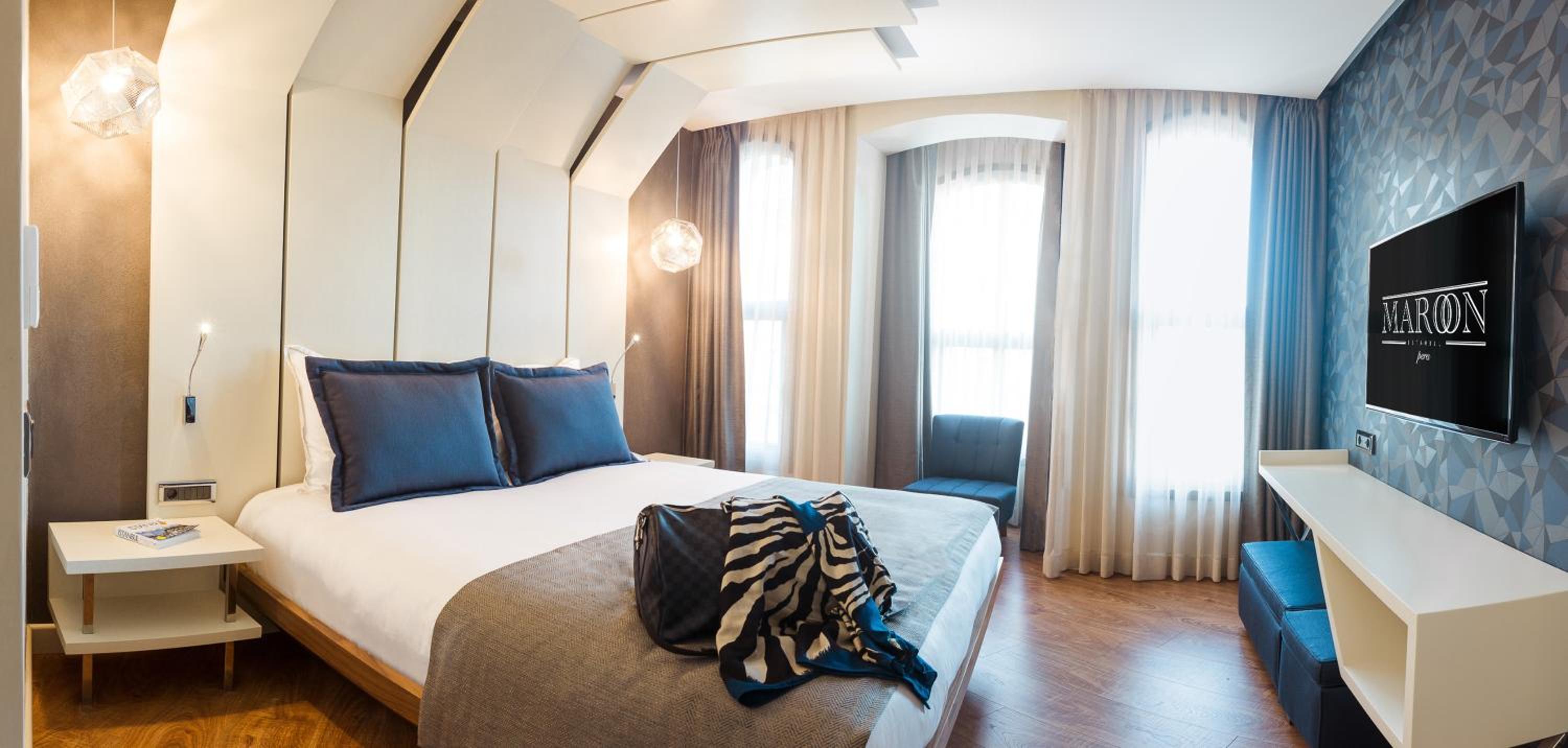 Maroon Otel Pera - Image 42