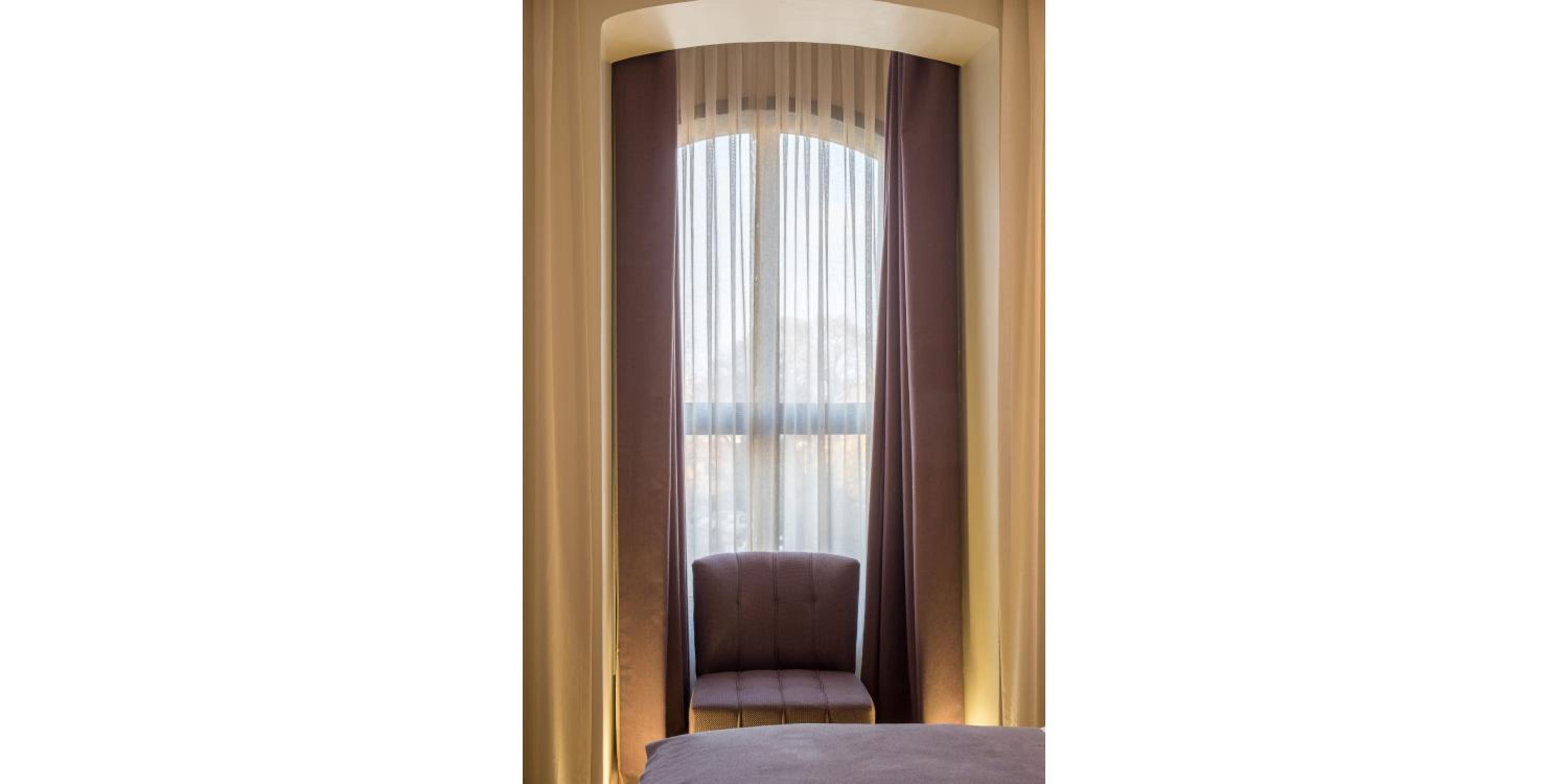 Maroon Otel Pera - Image 62