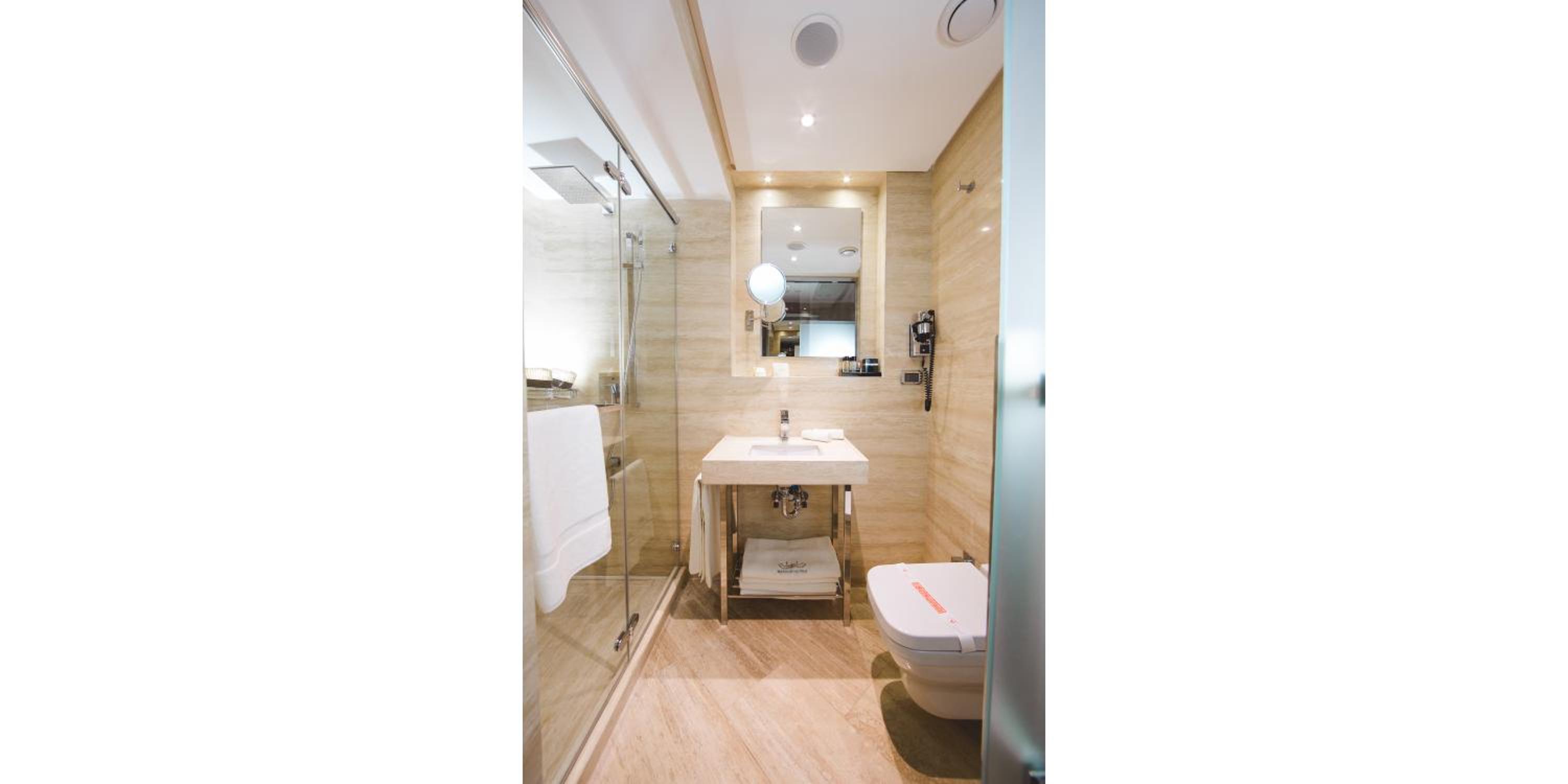 Maroon Otel Pera - Image 74