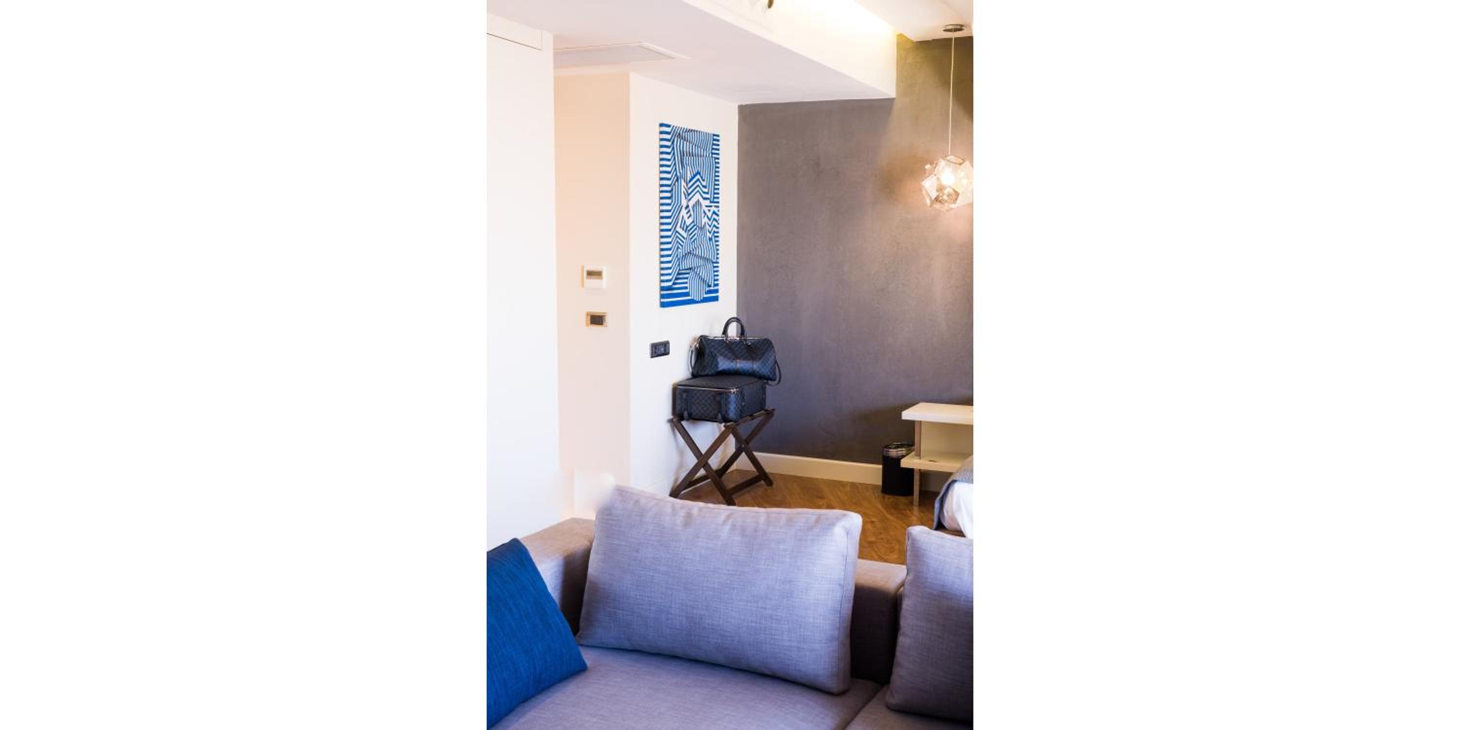 Maroon Otel Pera - Image 78