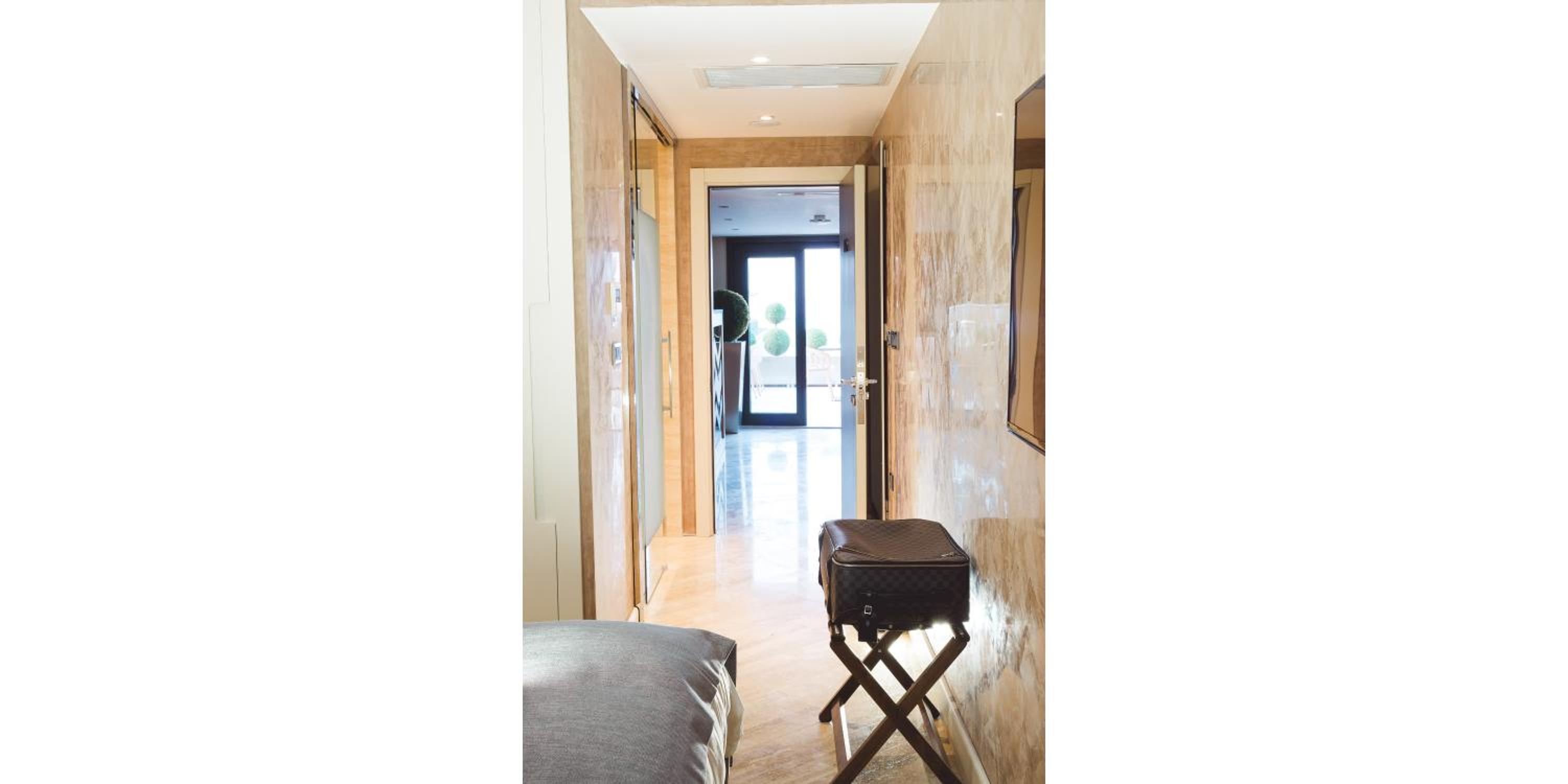 Maroon Otel Pera - Image 87