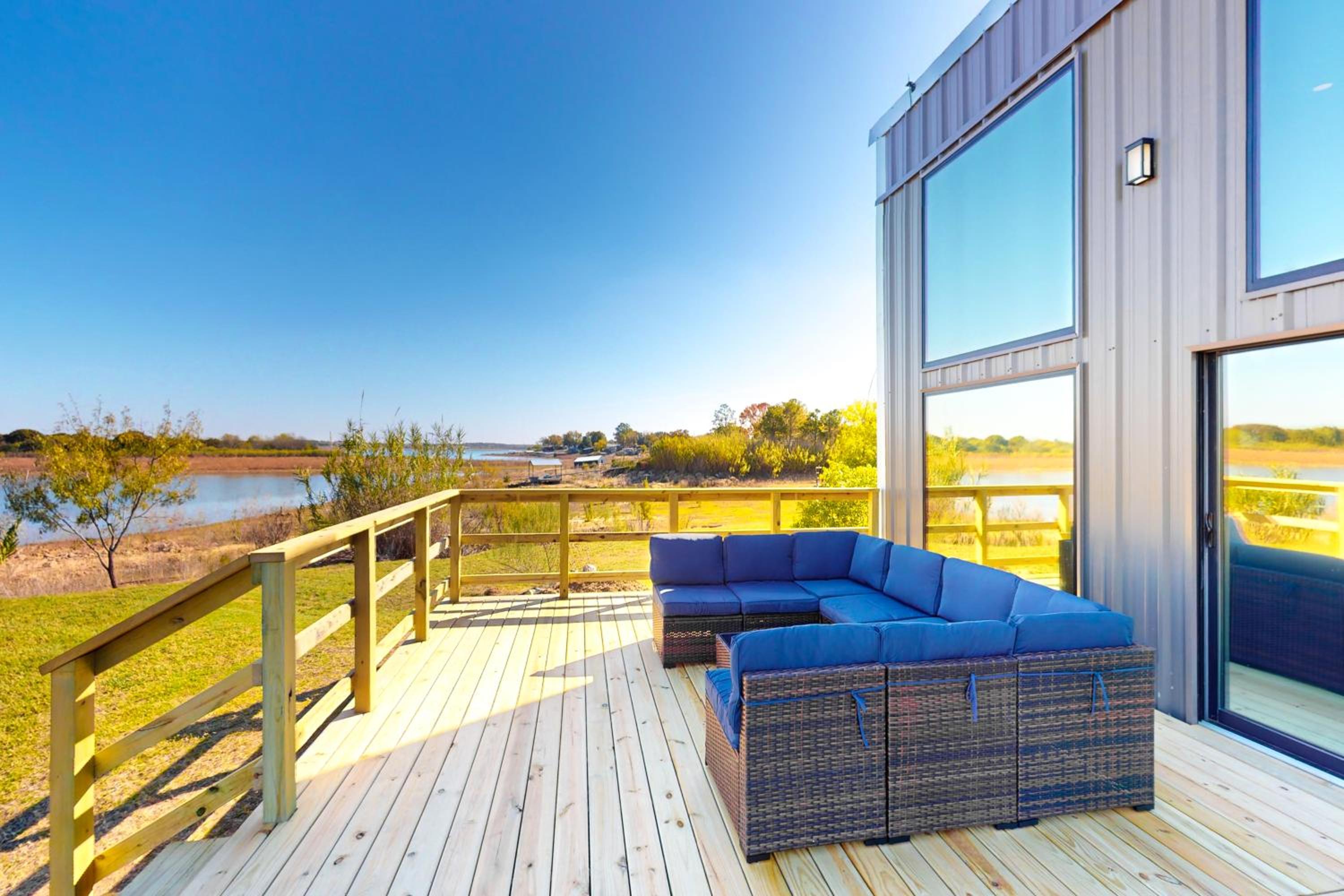 Lakefront Oasis with Water Toys! Breckenridge Home
