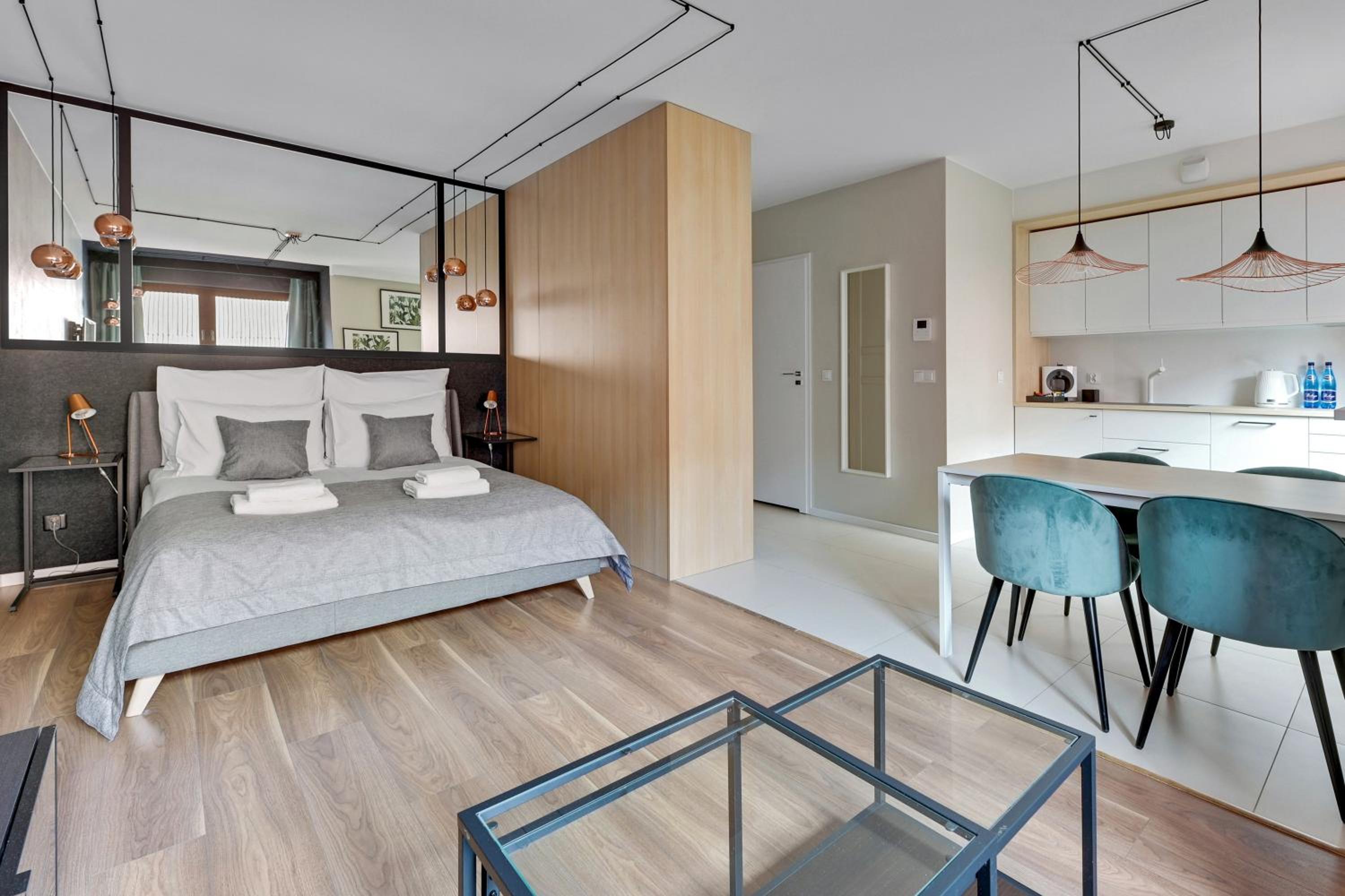 Waterlane Island - Riverview Pool, SPA & Gym by Downtown Apartments