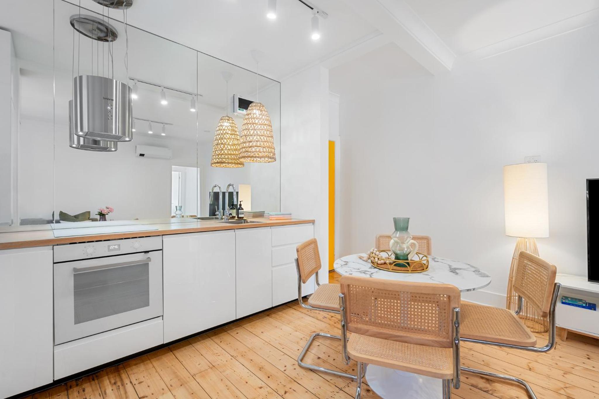Belles Bondi Beach Apartments - 1 and 2 Bedroom Stays - 500m to beach