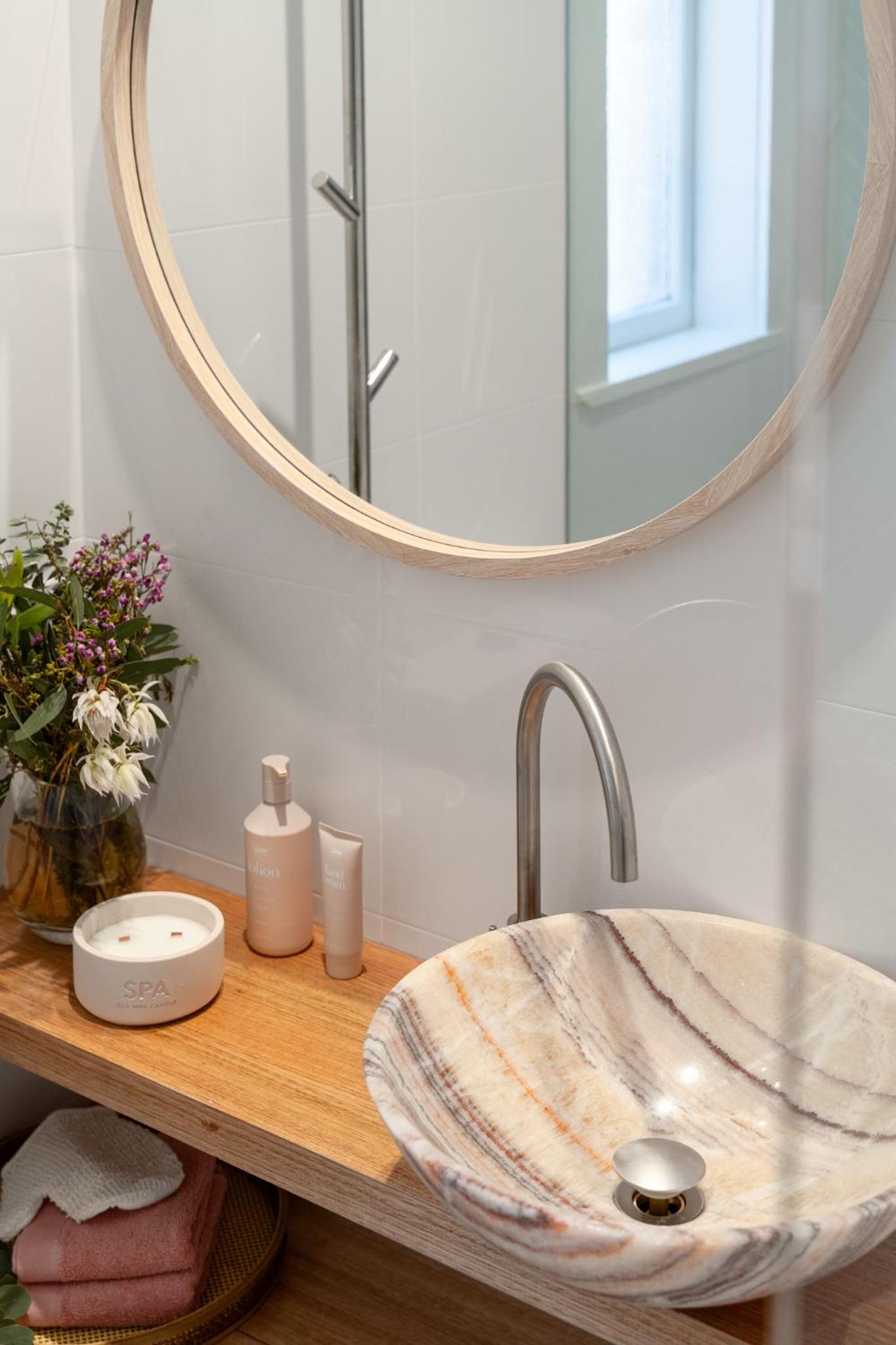 Belles Bondi Beach Apartments - 1 and 2 Bedroom Stays - 500m to beach