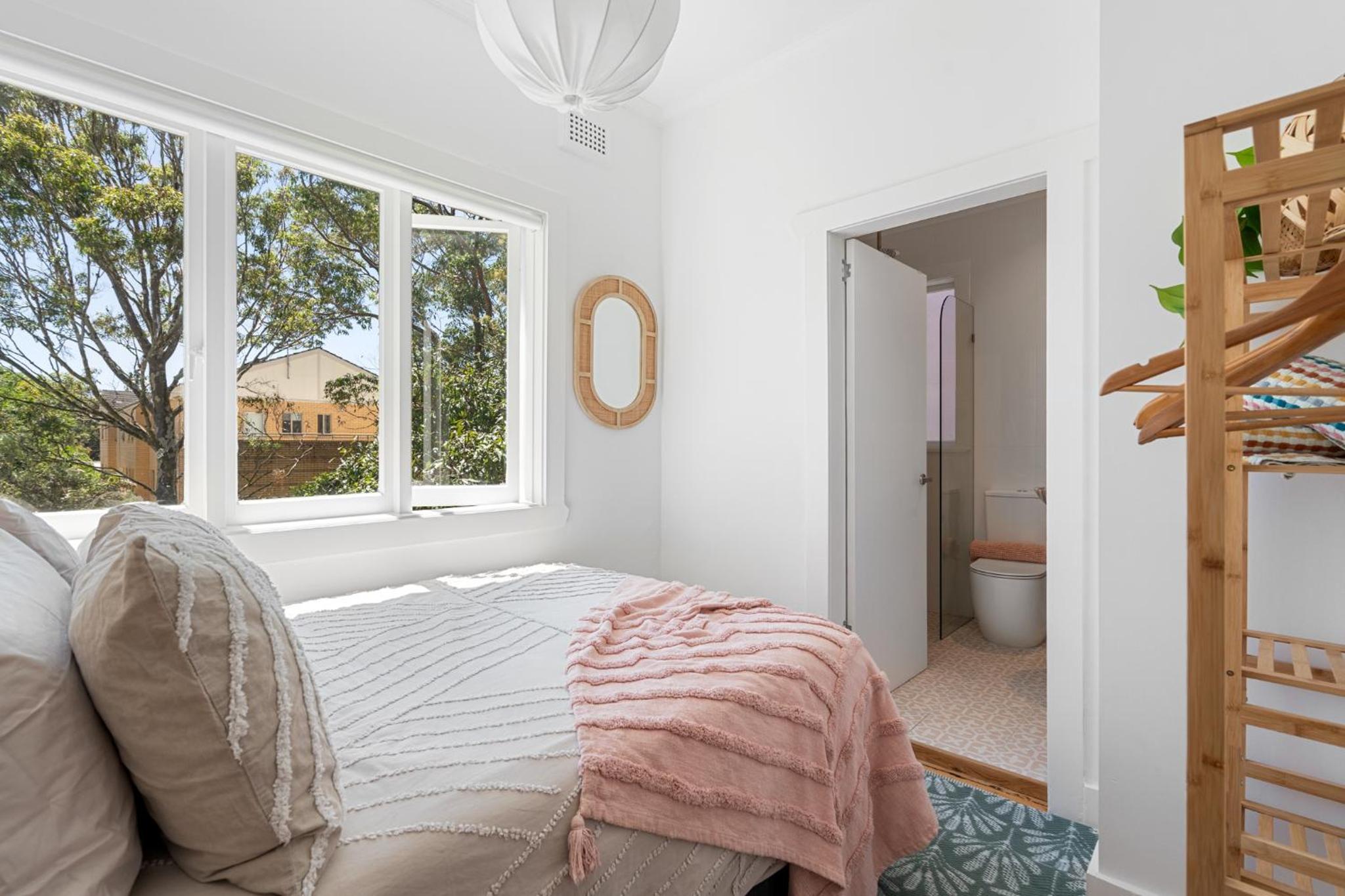Belles Bondi Beach Apartments - 1 and 2 Bedroom Stays - 500m to beach