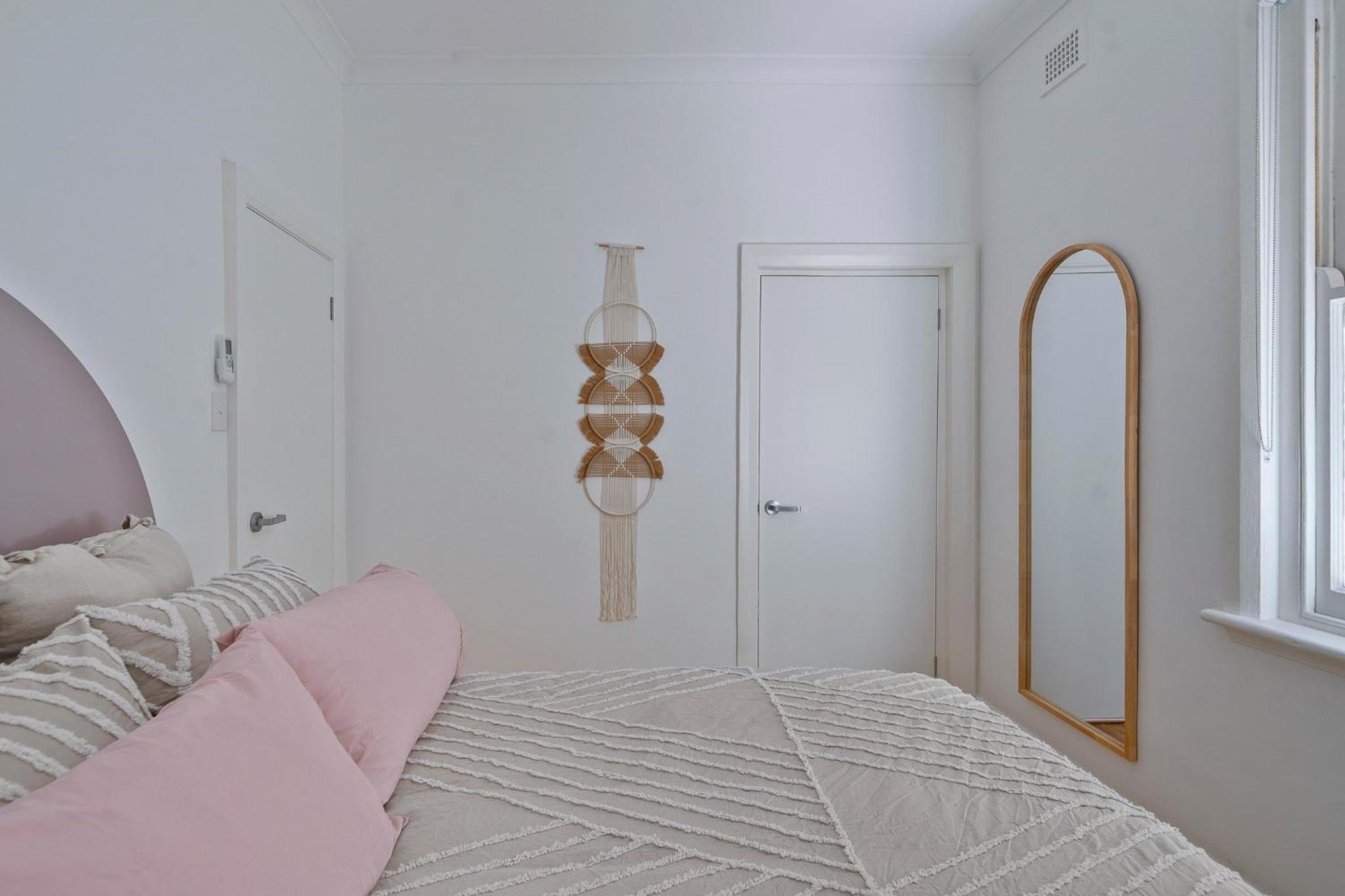Belles Bondi Beach Apartments - 1 and 2 Bedroom Stays - 500m to beach