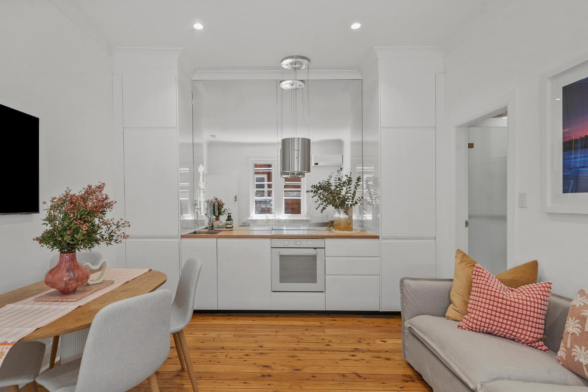 Belles Bondi Beach Apartments - 1 and 2 Bedroom Stays - 500m to beach