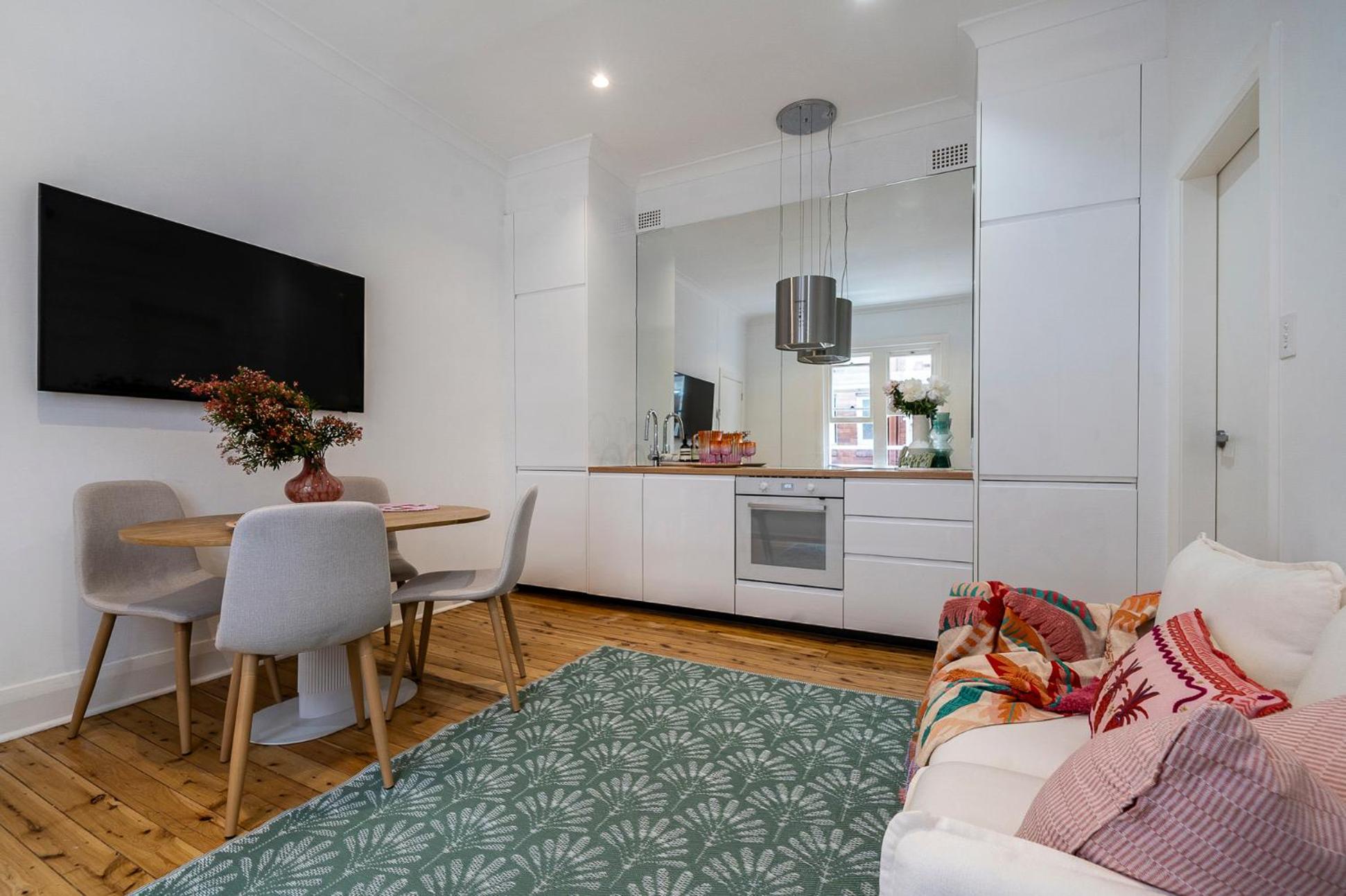 Belles Bondi Beach Apartments - 1 and 2 Bedroom Stays - 500m to beach