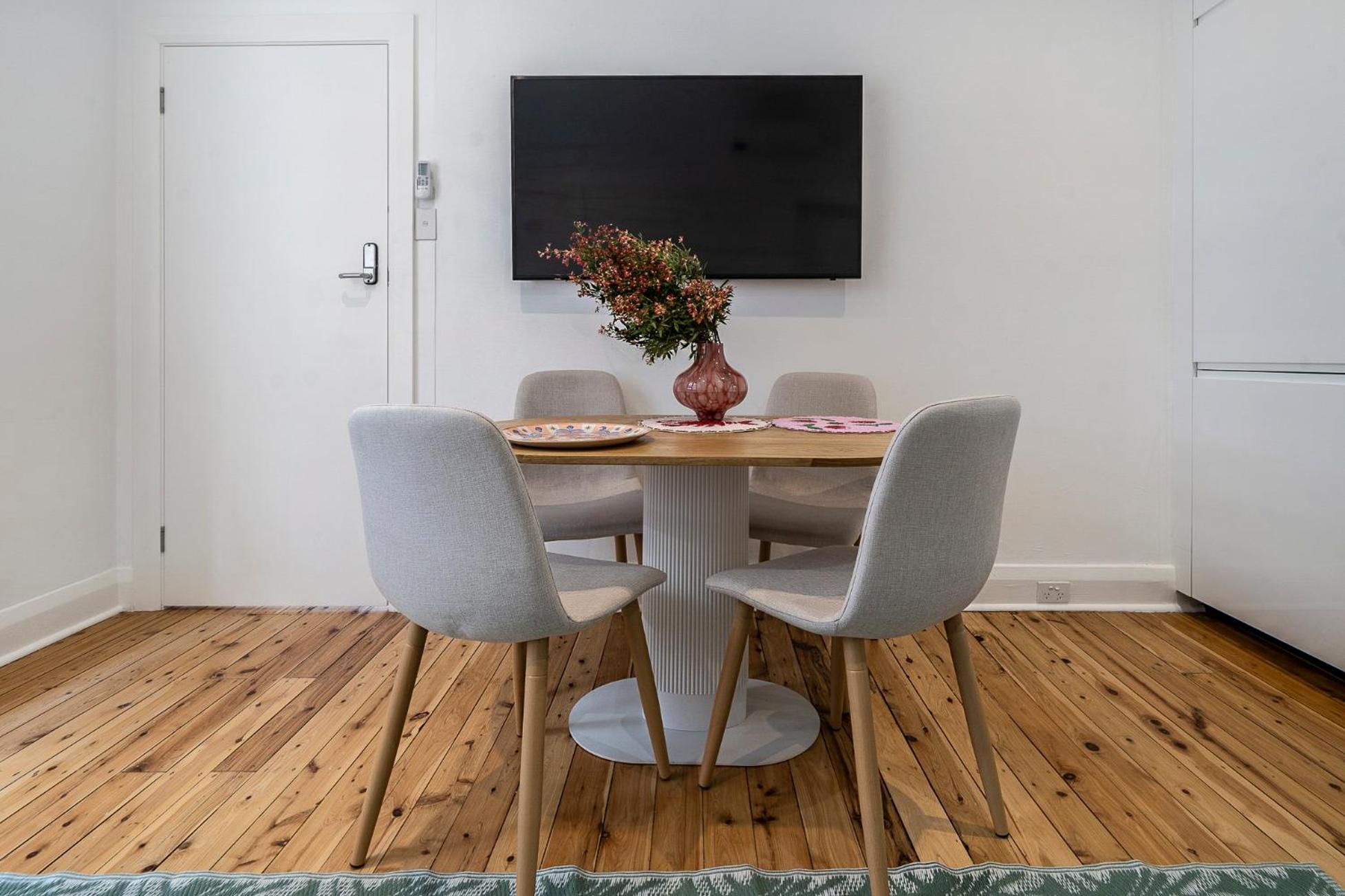 Belles Bondi Beach Apartments - 1 and 2 Bedroom Stays - 500m to beach