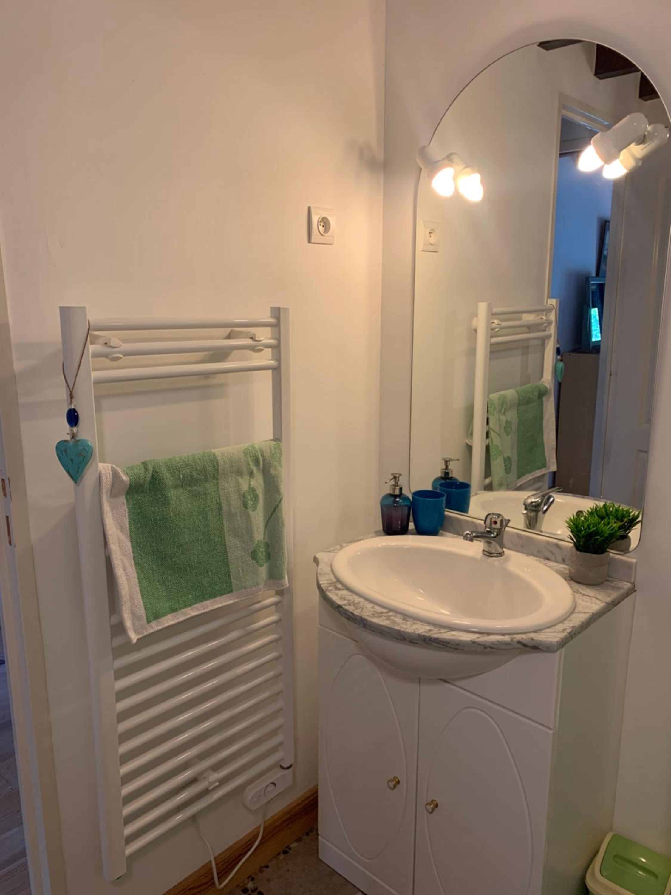 Les Gites de Montinazeau - 3 adjoining gites set in quiet and beautiful countryside with free Wi-Fi