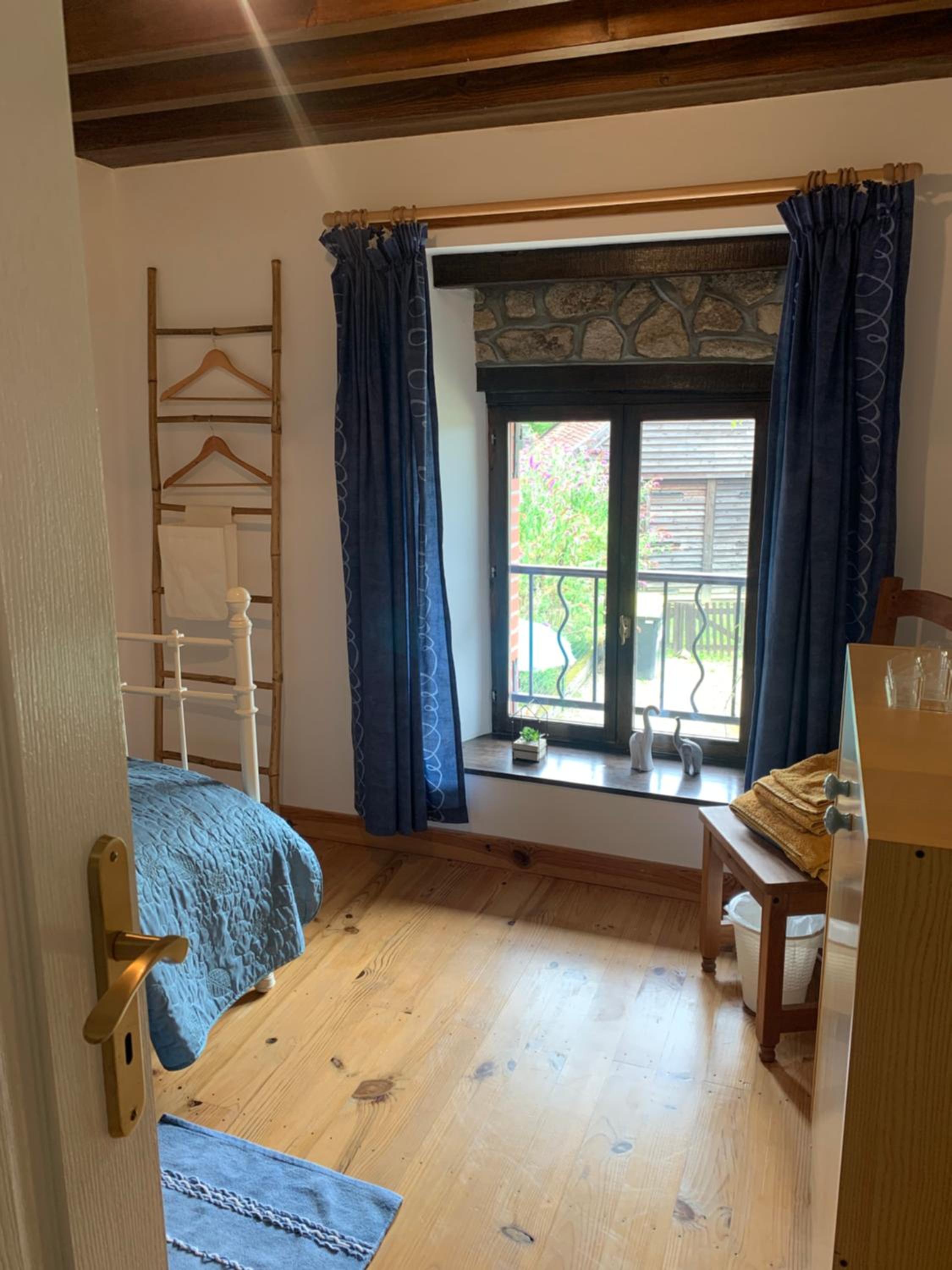 Les Gites de Montinazeau - 3 adjoining gites set in quiet and beautiful countryside with free Wi-Fi