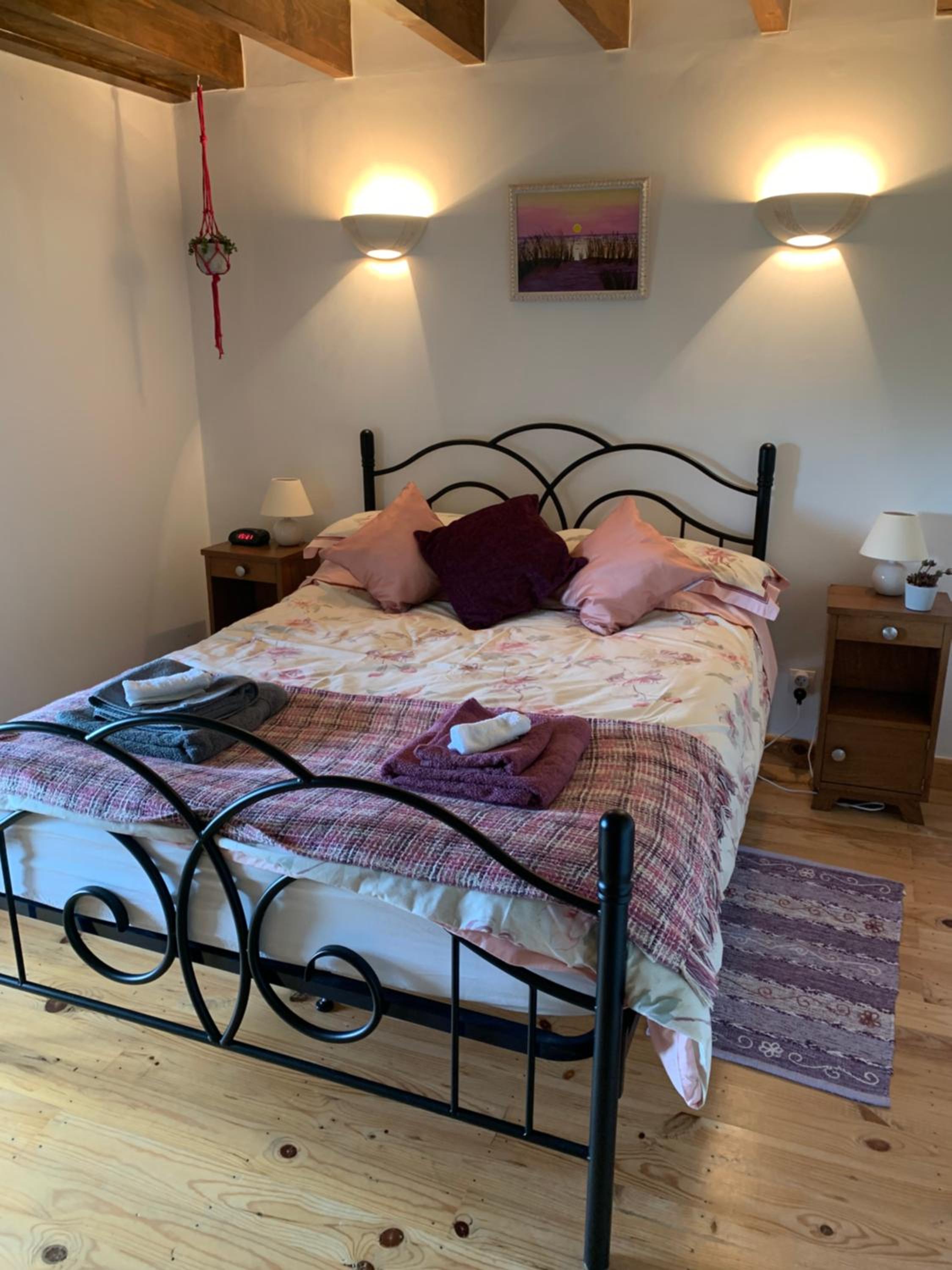 Les Gites de Montinazeau - 3 adjoining gites set in quiet and beautiful countryside with free Wi-Fi