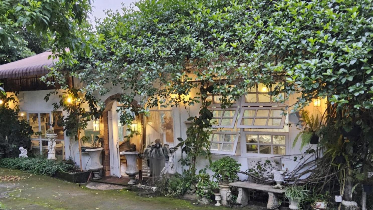 Balmy Hideout Cafe & Homestay