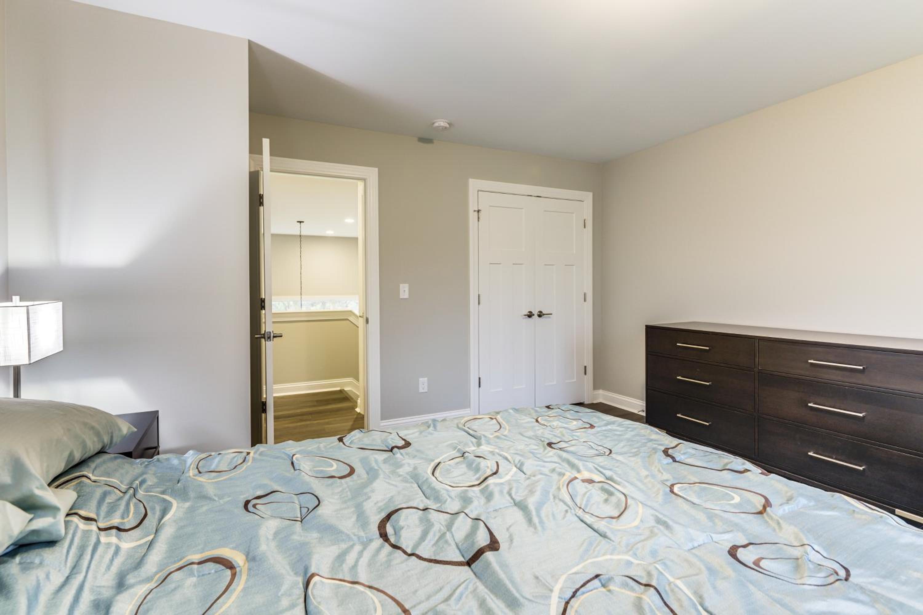 24 Mi to Cincinnati Newly Built Bethel Home!