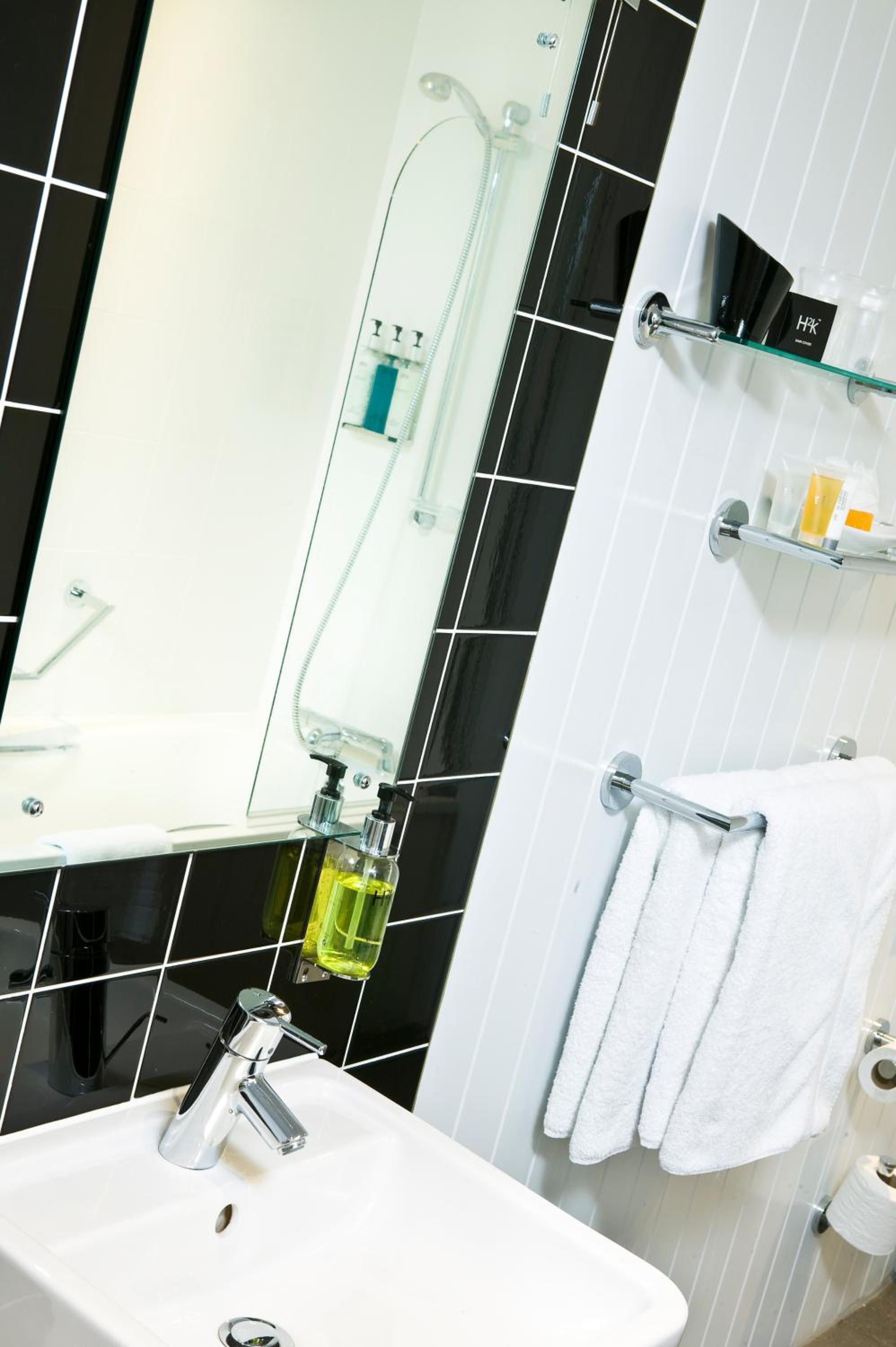 Harrogate Vacations - The Crown Hotel - Property Image 12