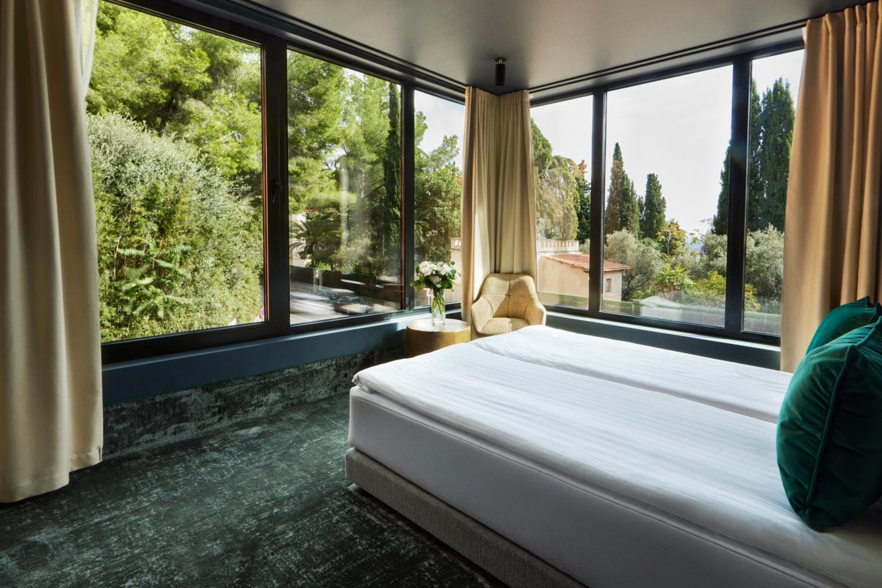 EZE BEACH Residence