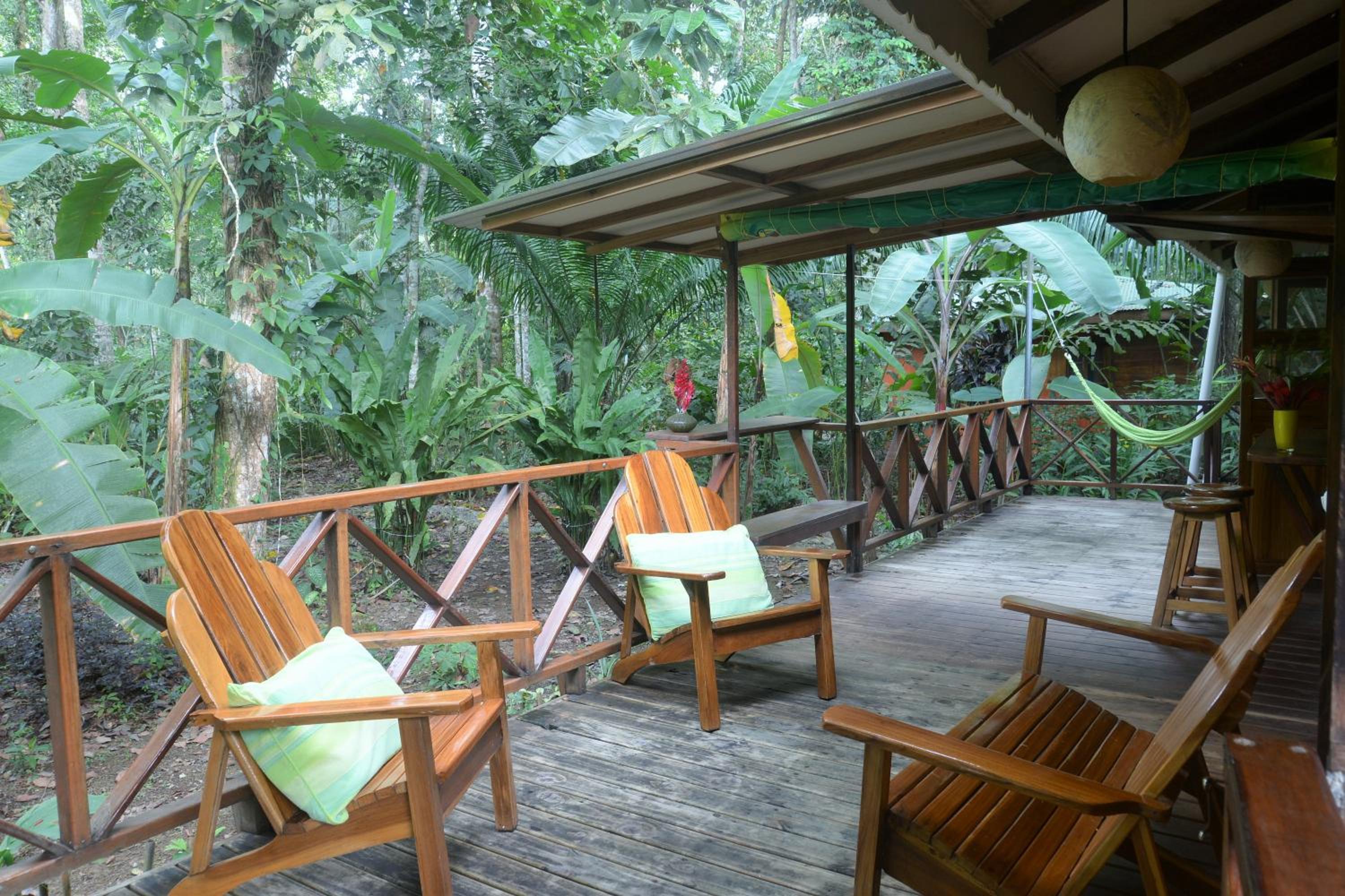 Pachamama Nueva River side Bungalows Punta Uva