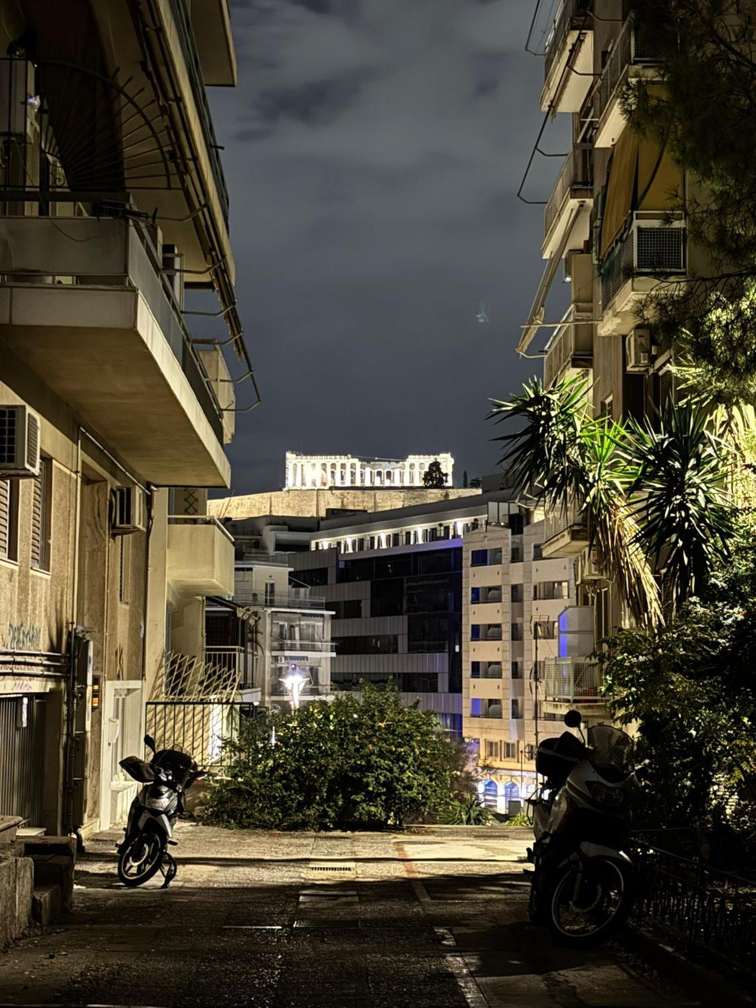 Modern Stay near Acropolis with Big Balcony