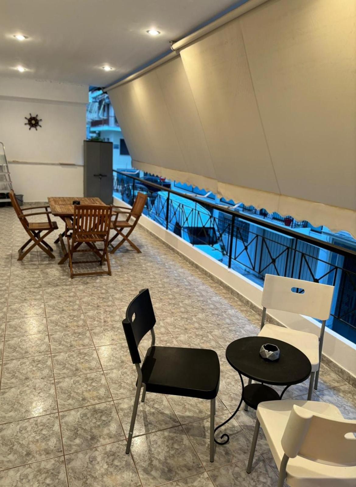 Modern Stay near Acropolis with Big Balcony
