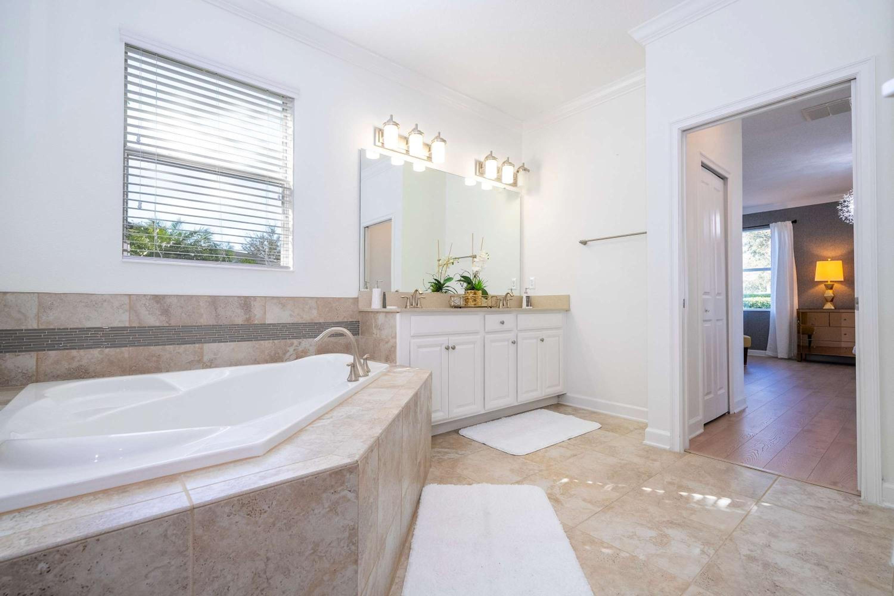 Luxurious 4Bd Villa Private Pool & Spa at Champions Gate Resort 9021