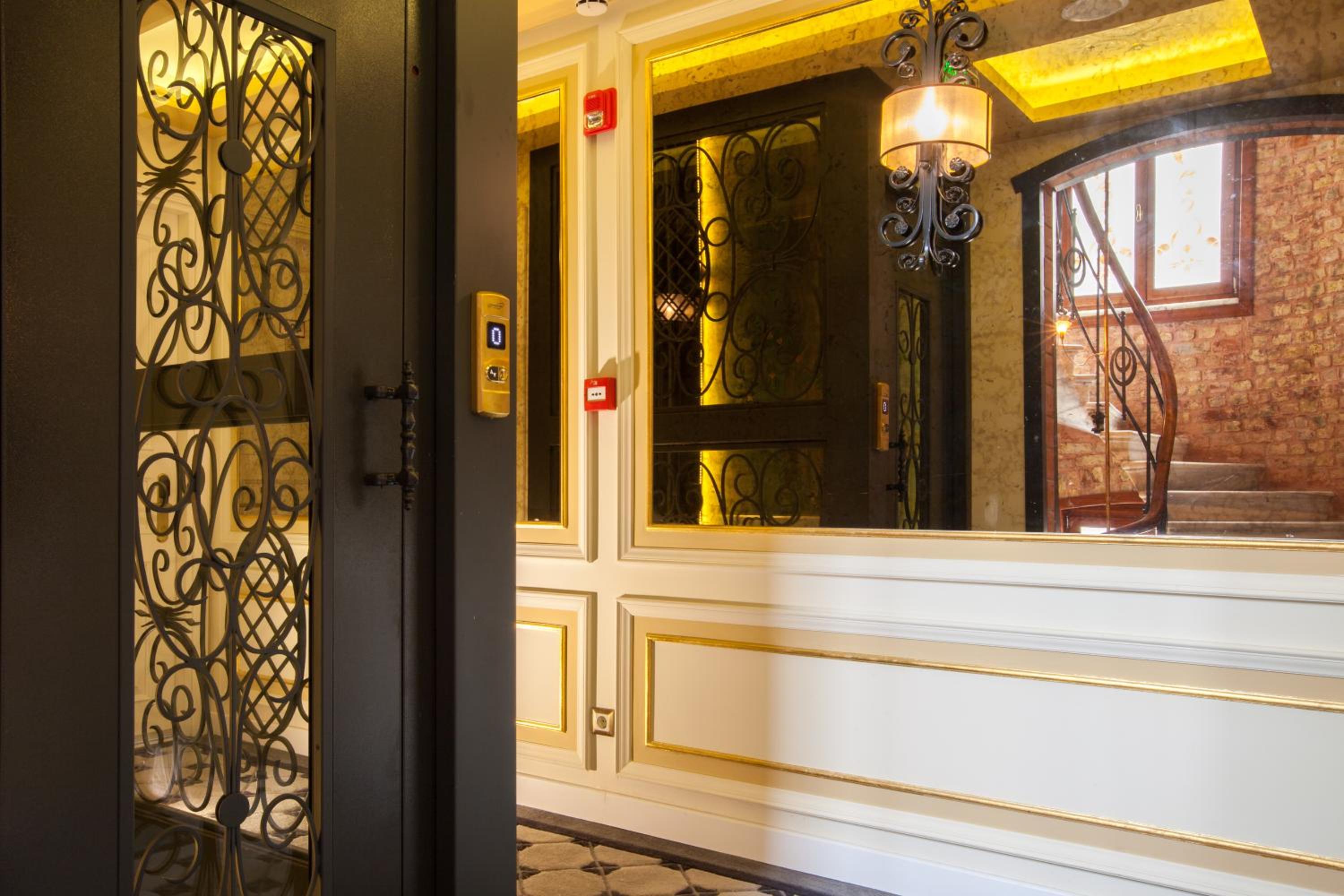 Hotel Pera Parma - Image 18