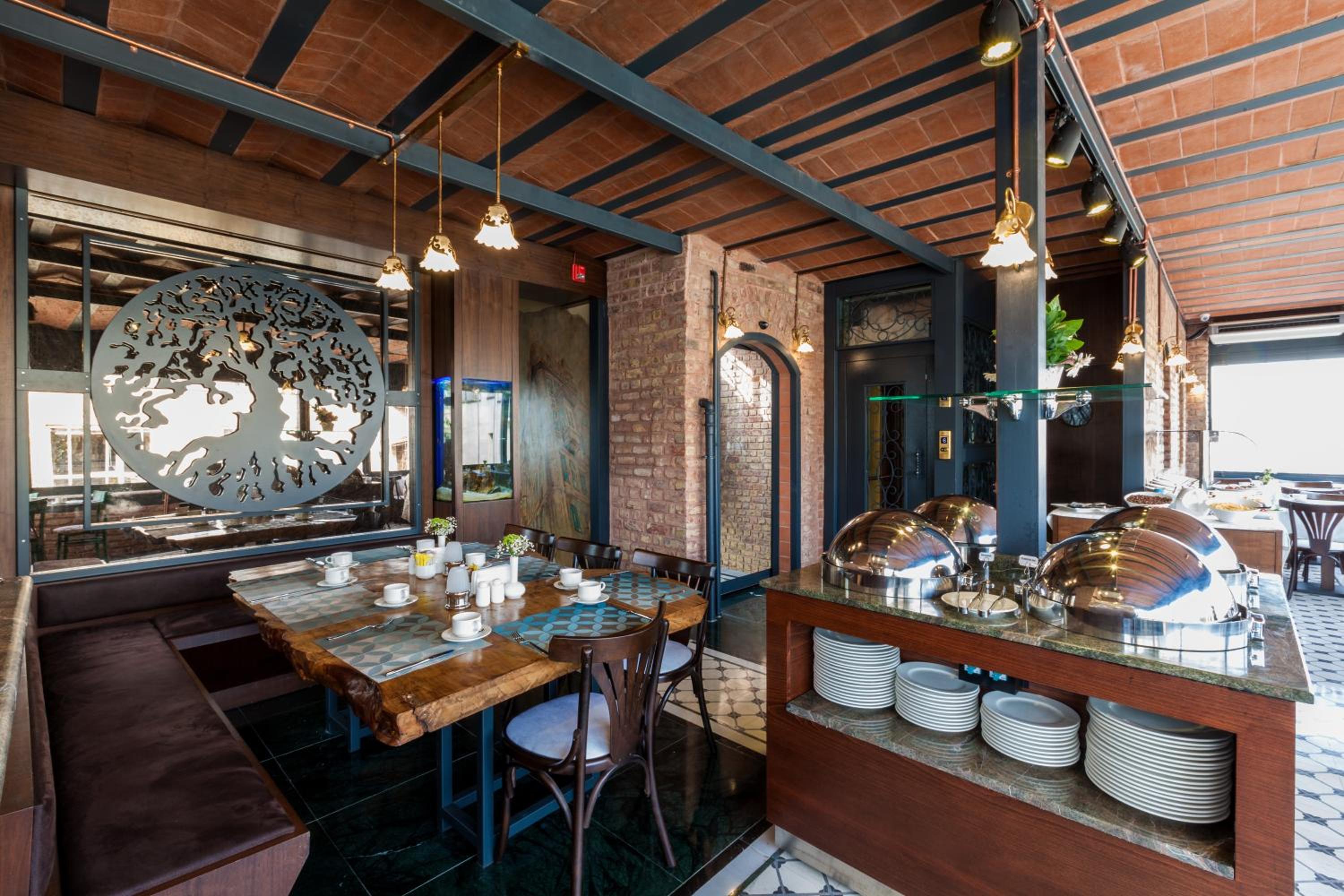 Hotel Pera Parma - Image 39