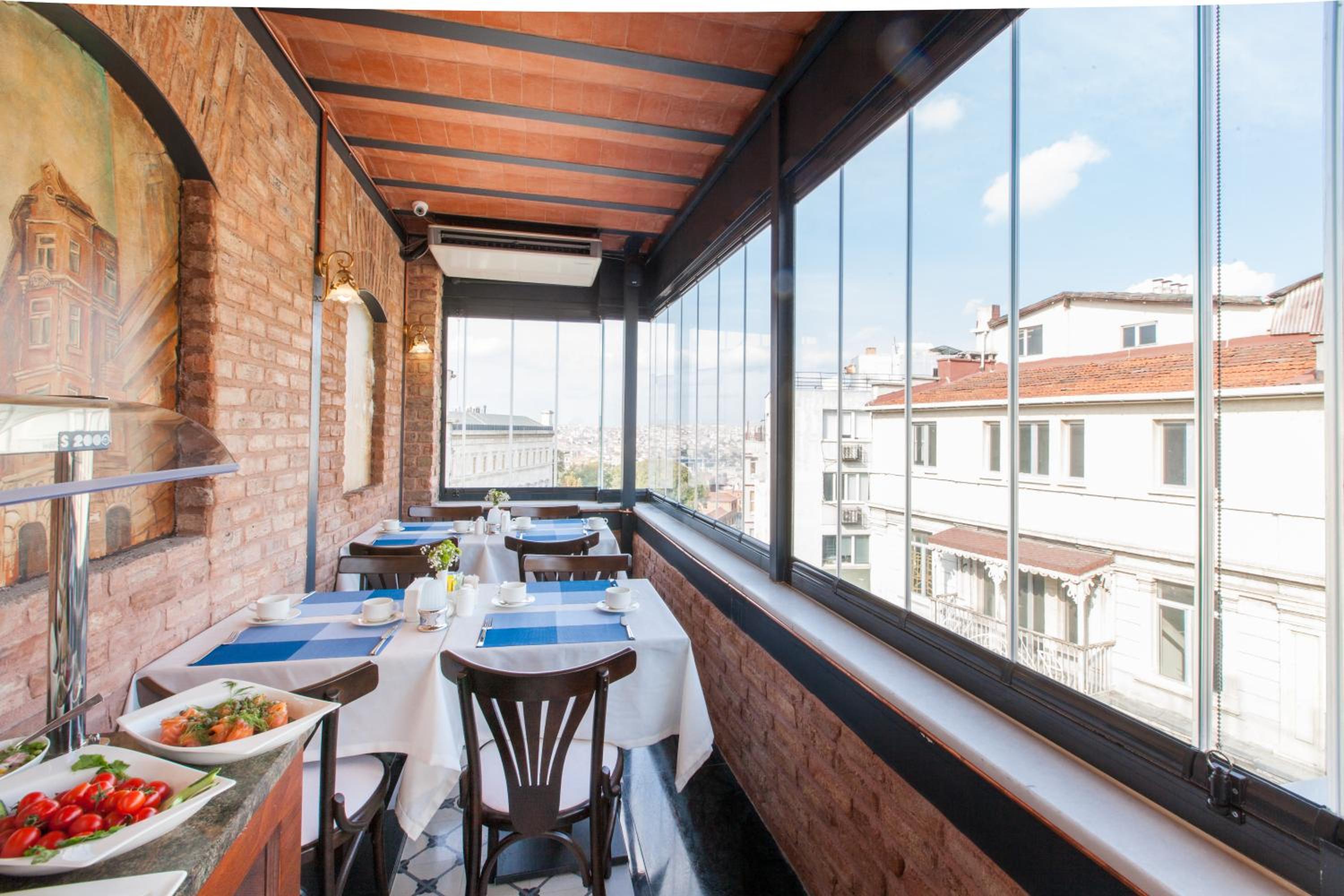 Hotel Pera Parma - Image 42