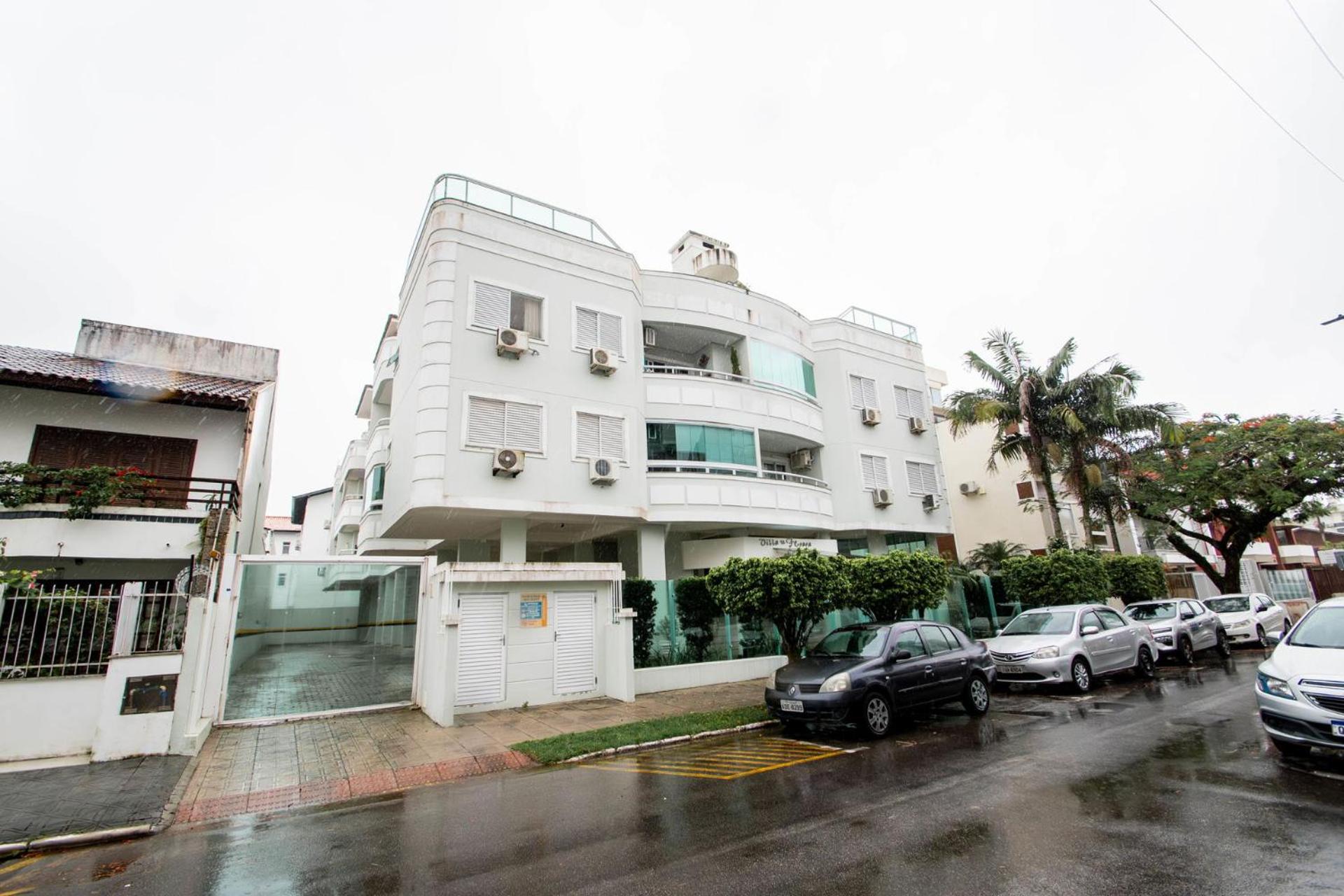 Apto junto a praia em Canasvieiras UQ9723