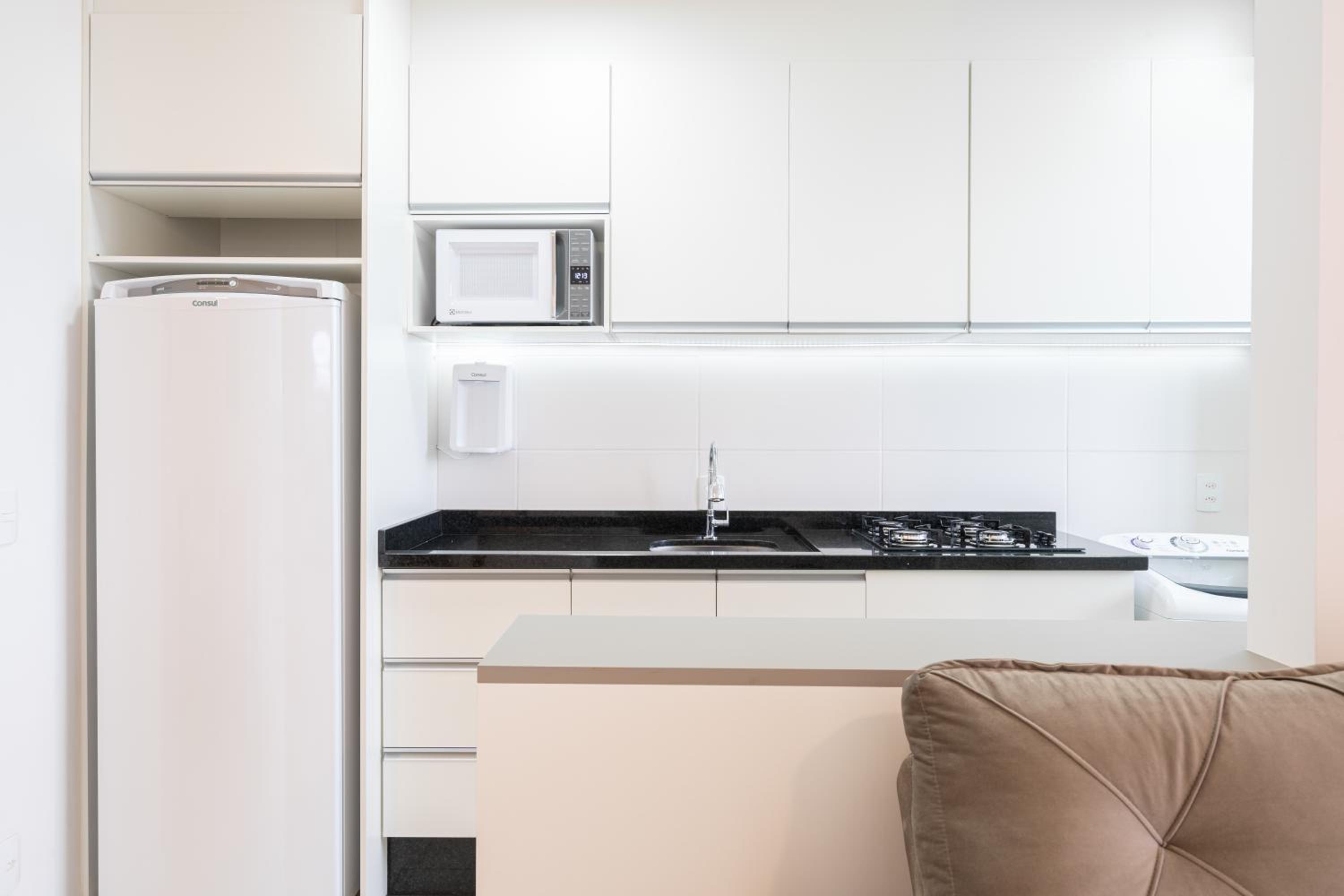 Apartamentos a 150 M DA PRAIA com SACADA, WI-FI, PISCINA, PORTARIA 24h, PLAYGROUND e vaga de GARAGEM