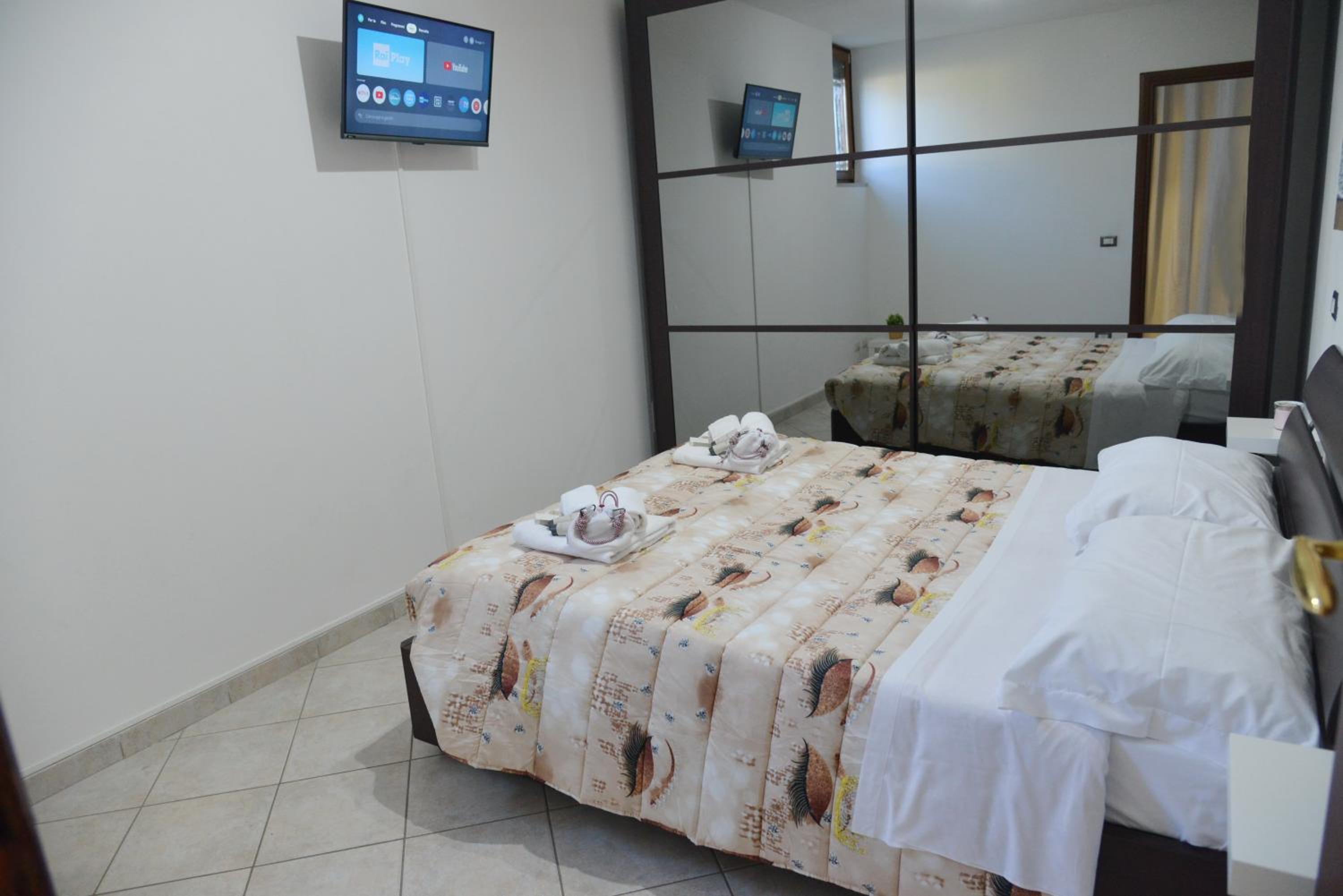 Elis Home 6' FCO Airport, 5' Beach, 3' Rome